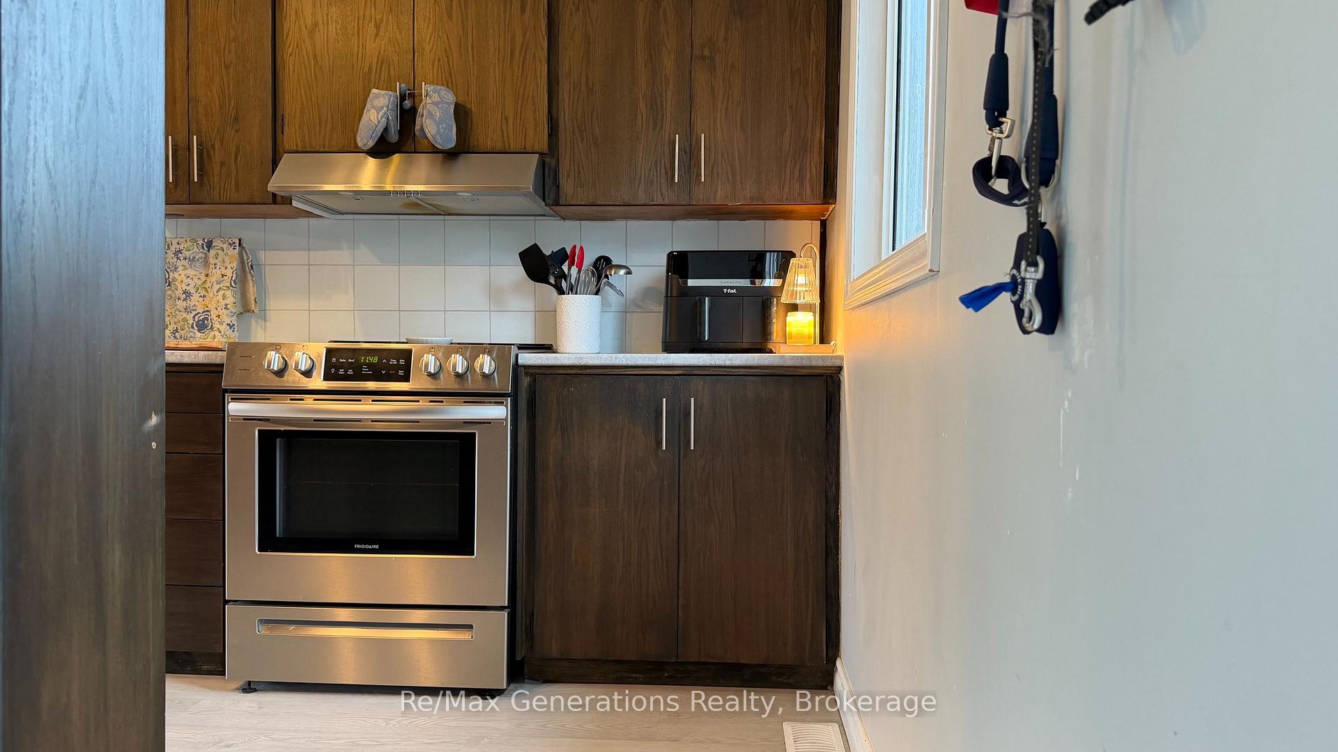 Photo 2 of 72 Hudson Drive S, Terrace Bay, TB-92 — HOMEH
