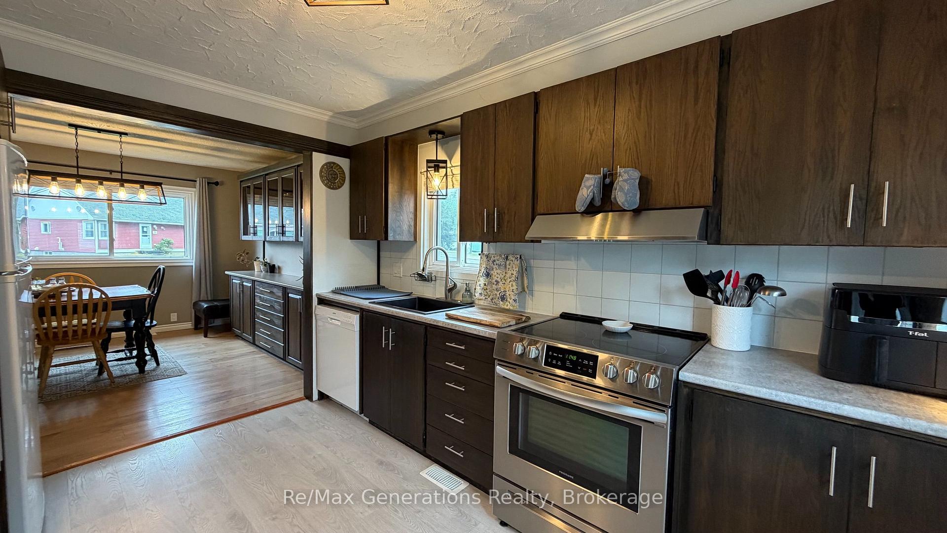 Photo 3 of 72 Hudson Drive S, Terrace Bay, TB-92 — HOMEH