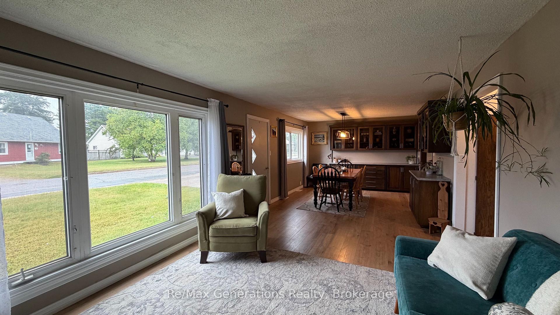 Photo 8 of 72 Hudson Drive S, Terrace Bay, TB-92 — HOMEH
