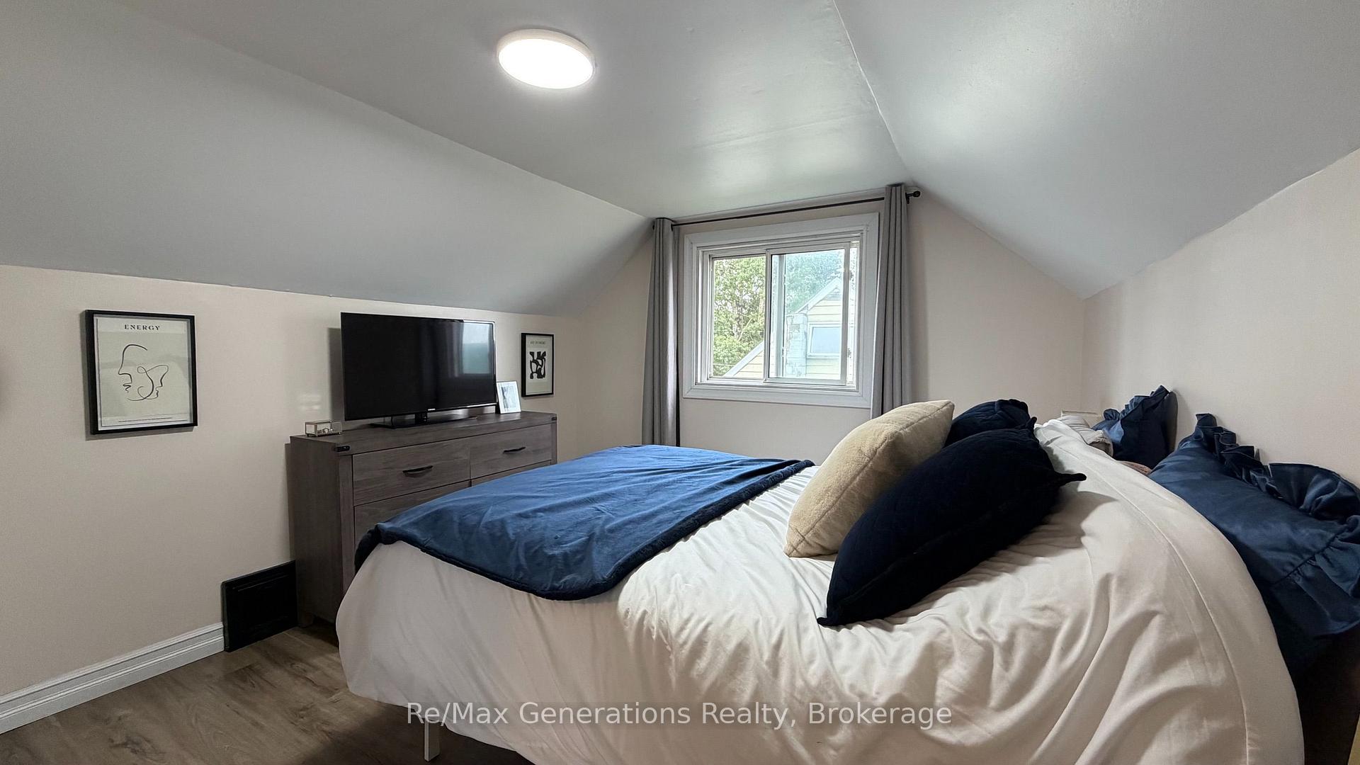 Photo 17 of 72 Hudson Drive S, Terrace Bay, TB-92 — HOMEH