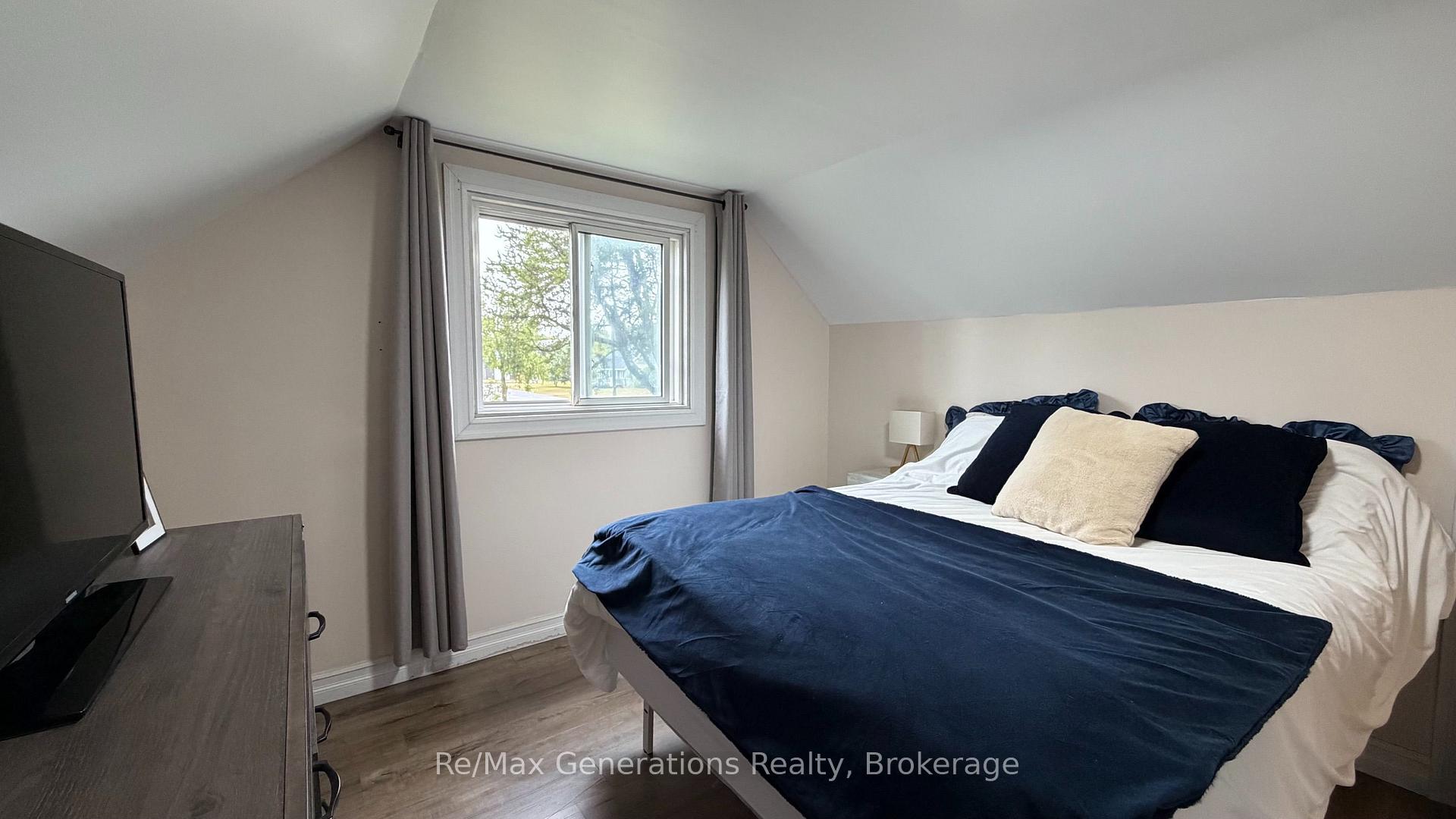 Photo 18 of 72 Hudson Drive S, Terrace Bay, TB-92 — HOMEH