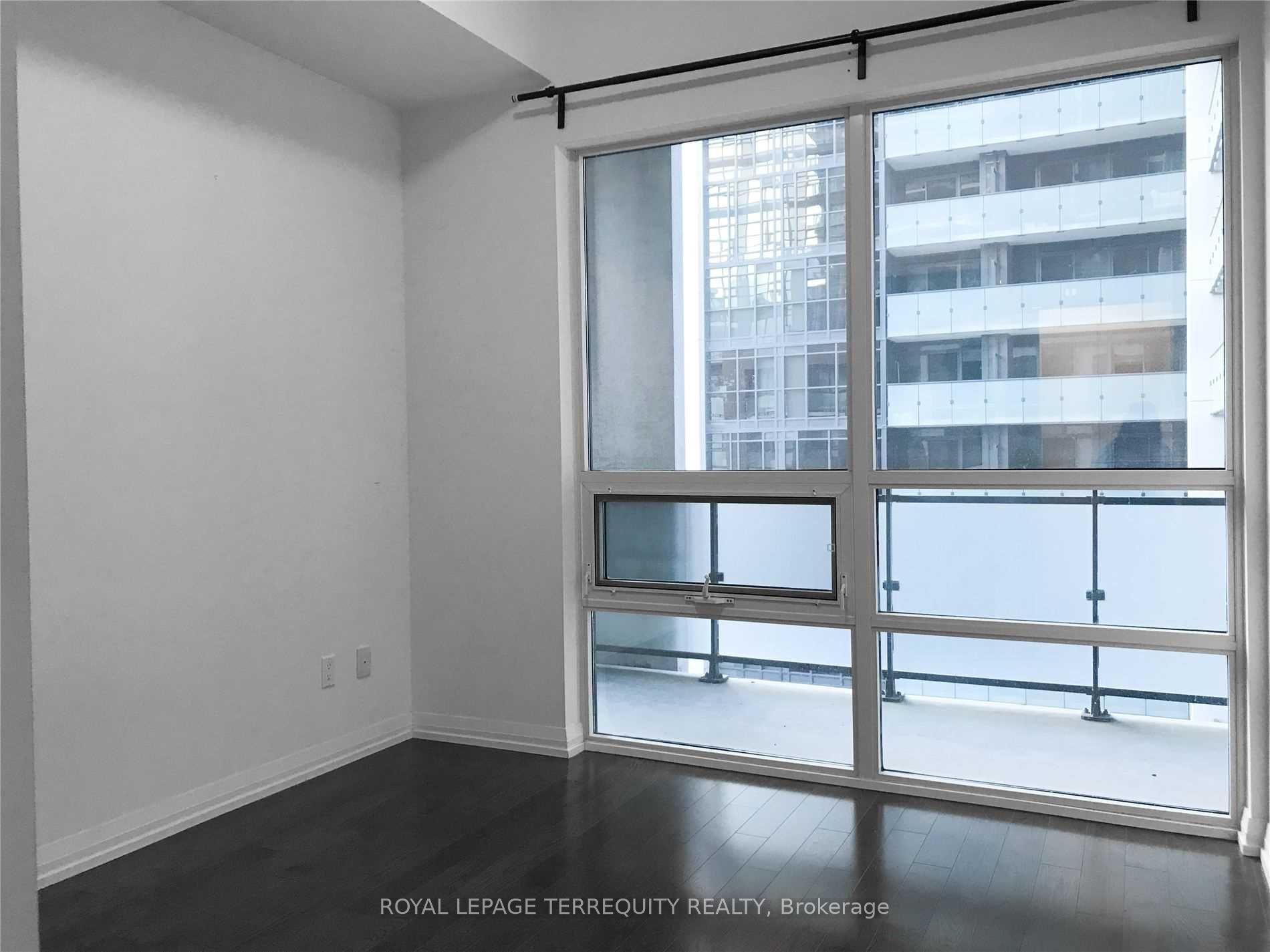 Photo 6 of Unit 801, 460 Adelaide Street E, Toronto, Moss Park — HOMEH