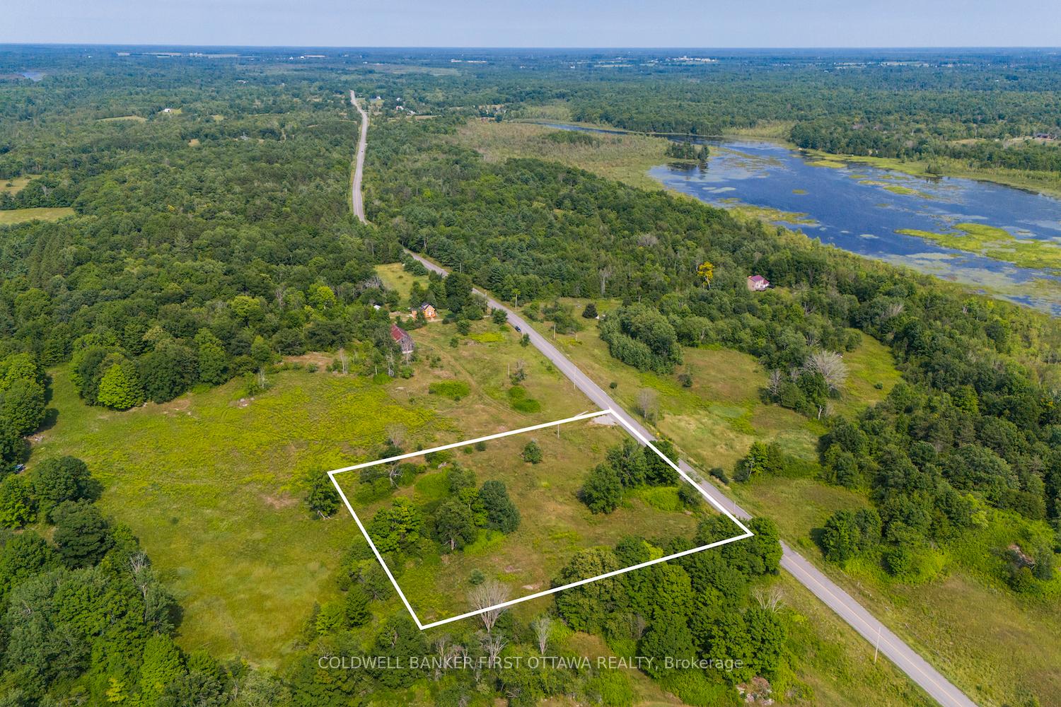 Photo of 816 Bennett Lake Road
