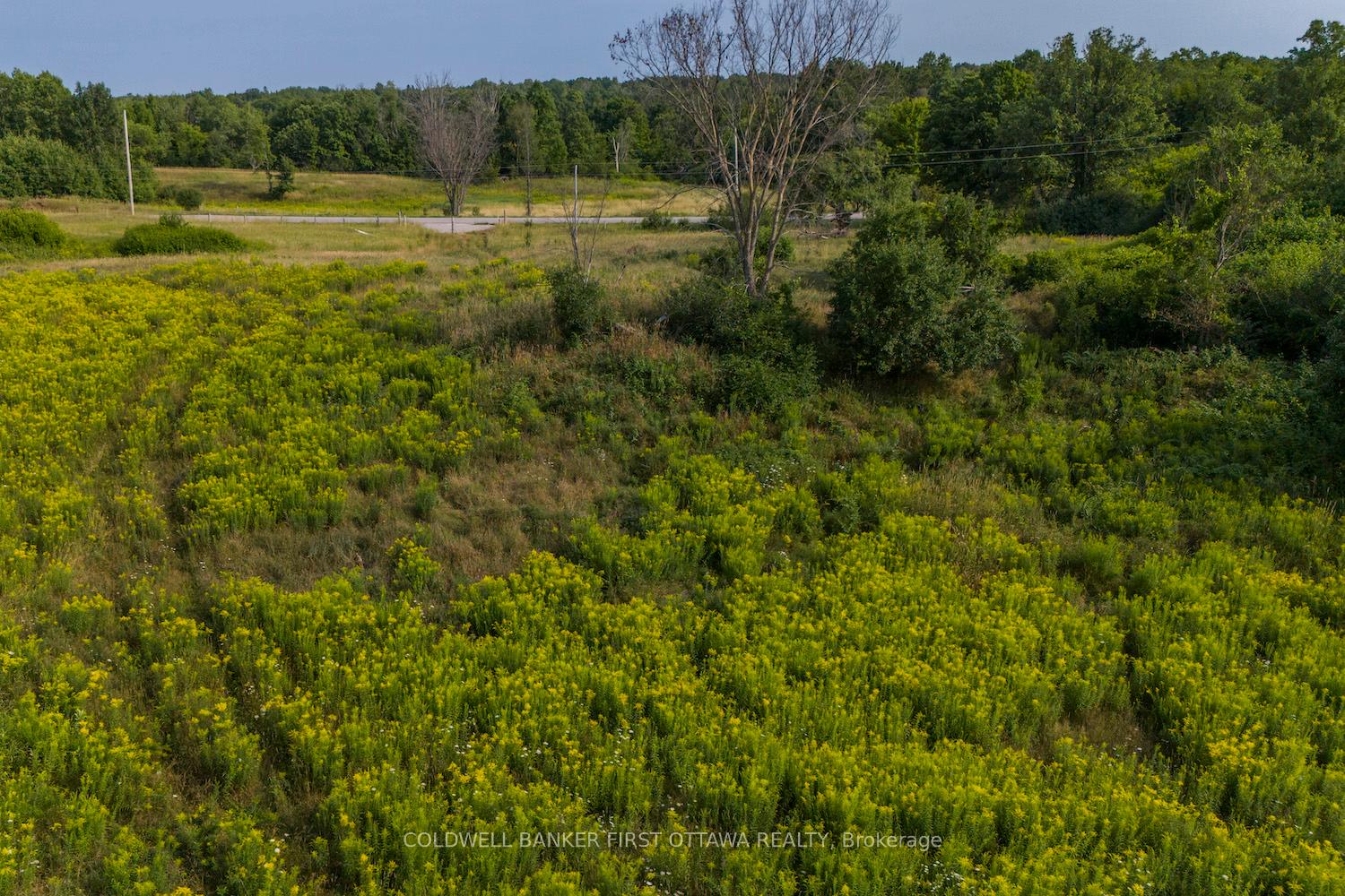 Photo 3 of 816 Bennett Lake Road, Tay Valley, Bathurst/Burgess & Sherbrooke (Bathurst) Twp — HOMEH