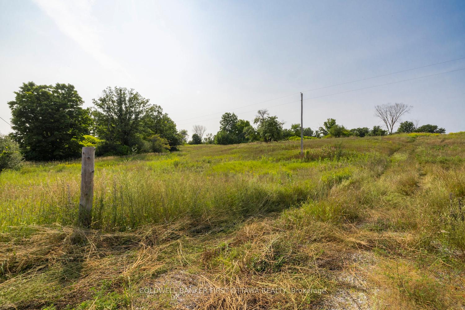 Photo 6 of 816 Bennett Lake Road, Tay Valley, Bathurst/Burgess & Sherbrooke (Bathurst) Twp — HOMEH