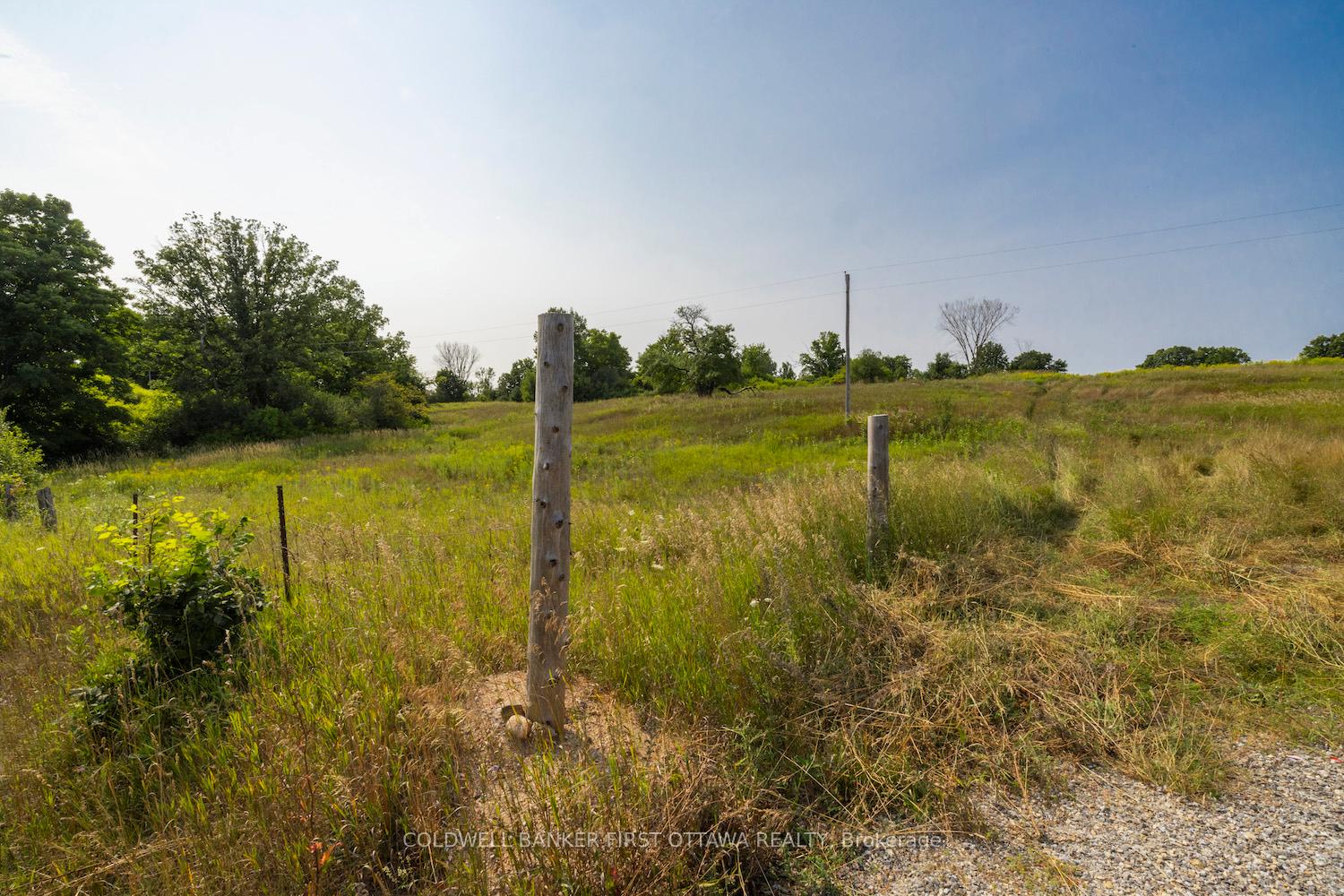 Photo 9 of 816 Bennett Lake Road, Tay Valley, Bathurst/Burgess & Sherbrooke (Bathurst) Twp — HOMEH
