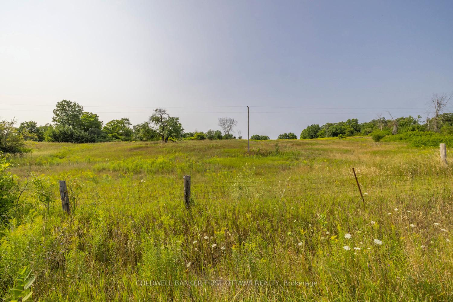 Photo 10 of 816 Bennett Lake Road, Tay Valley, Bathurst/Burgess & Sherbrooke (Bathurst) Twp — HOMEH