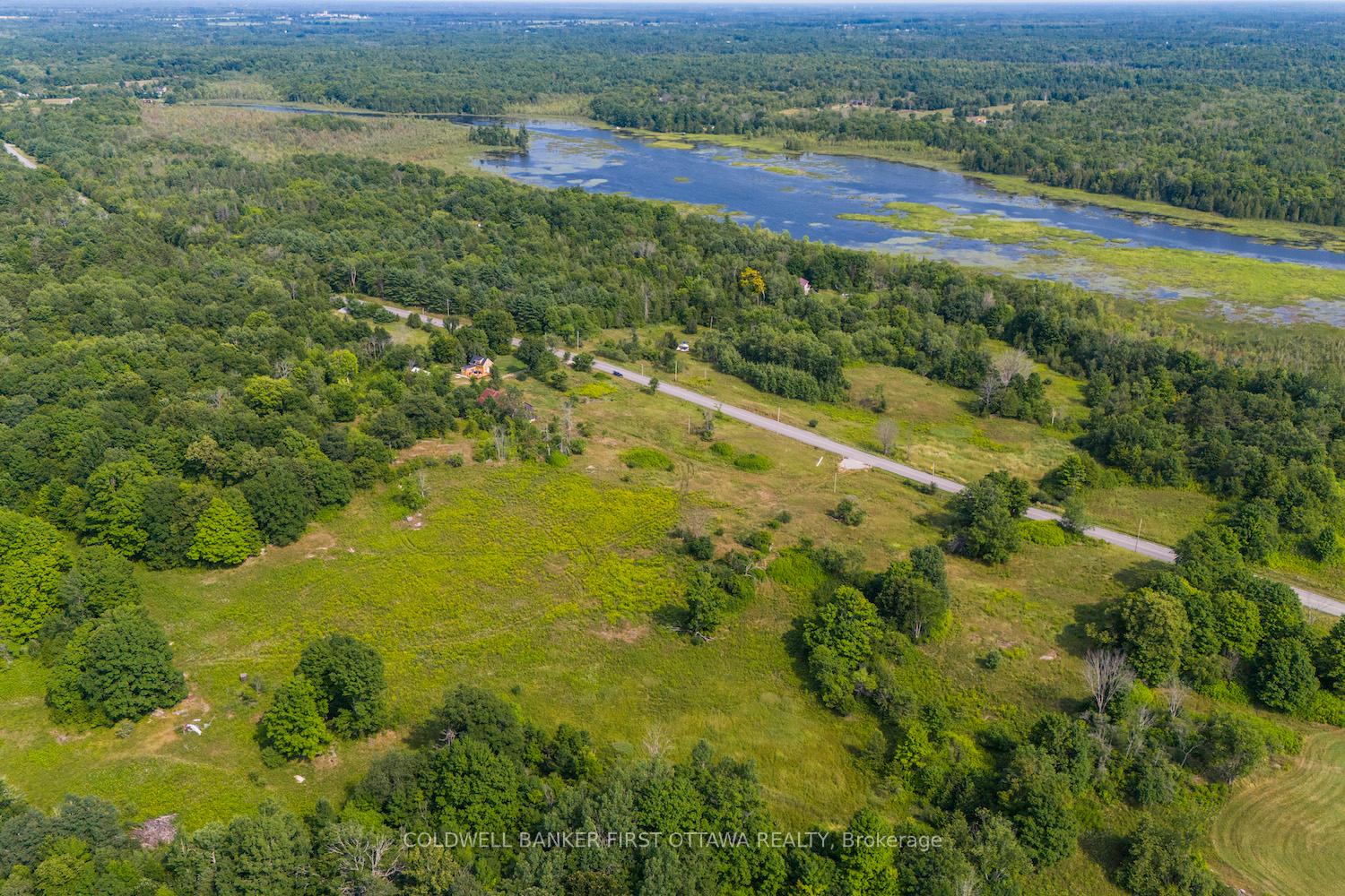 Photo 14 of 816 Bennett Lake Road, Tay Valley, Bathurst/Burgess & Sherbrooke (Bathurst) Twp — HOMEH