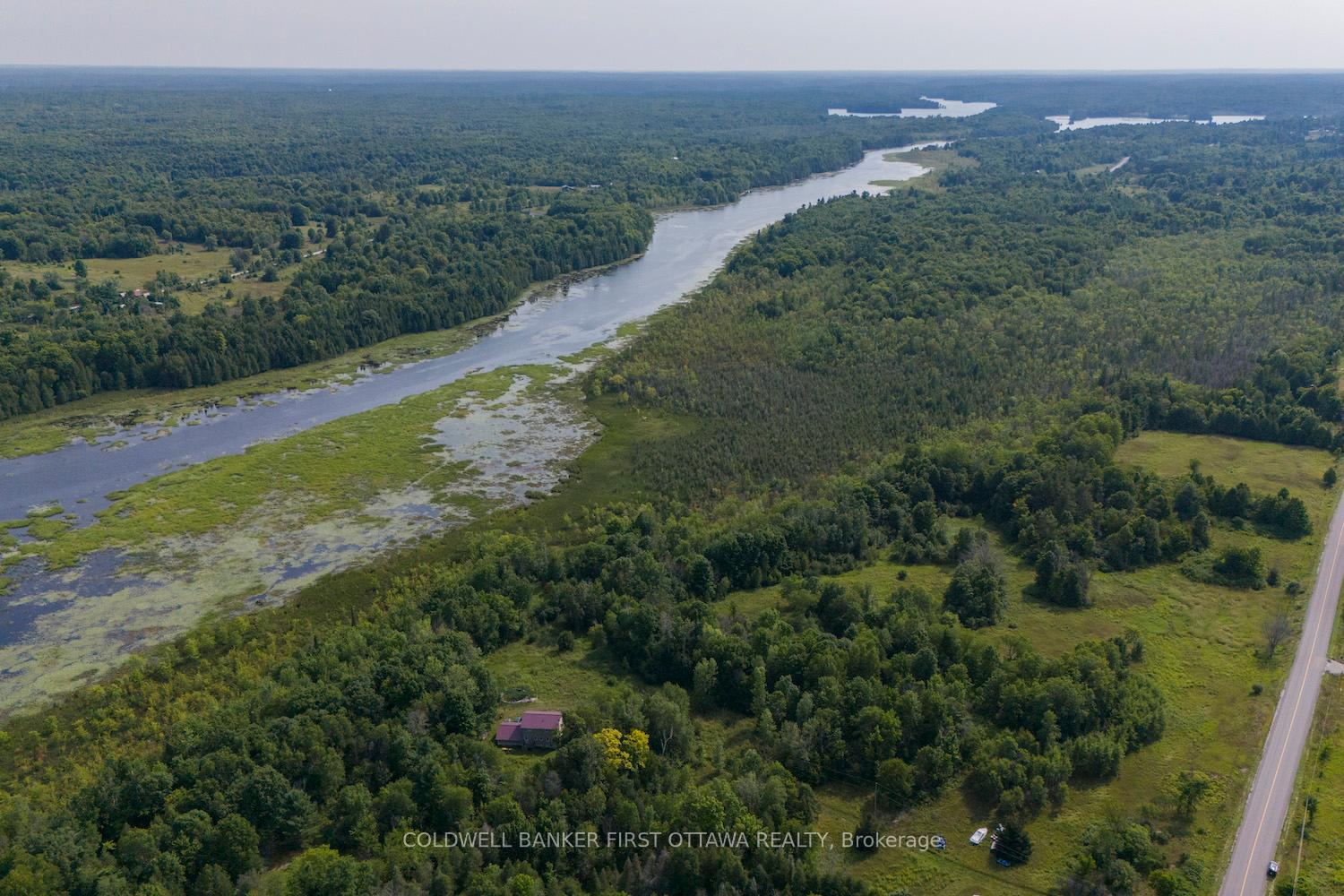 Photo 16 of 816 Bennett Lake Road, Tay Valley, Bathurst/Burgess & Sherbrooke (Bathurst) Twp — HOMEH