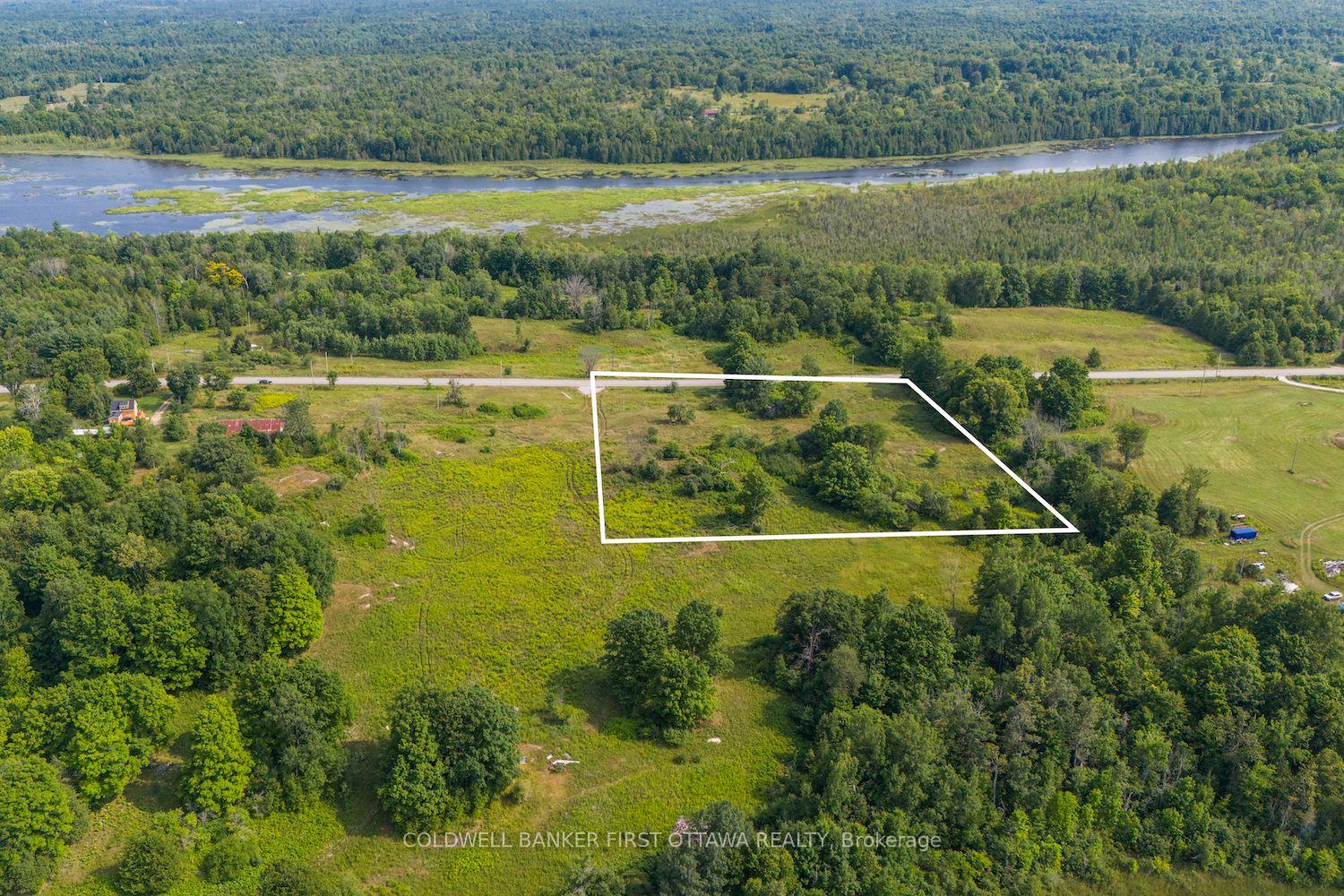 Photo 22 of 816 Bennett Lake Road, Tay Valley, Bathurst/Burgess & Sherbrooke (Bathurst) Twp — HOMEH