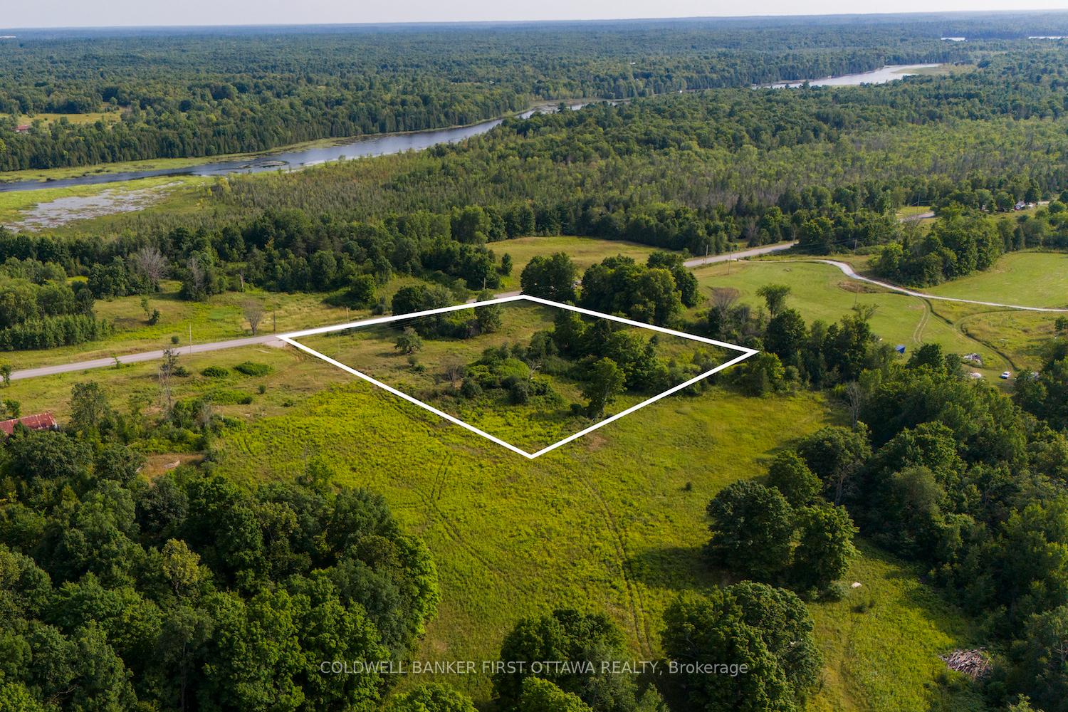 Photo 27 of 816 Bennett Lake Road, Tay Valley, Bathurst/Burgess & Sherbrooke (Bathurst) Twp — HOMEH