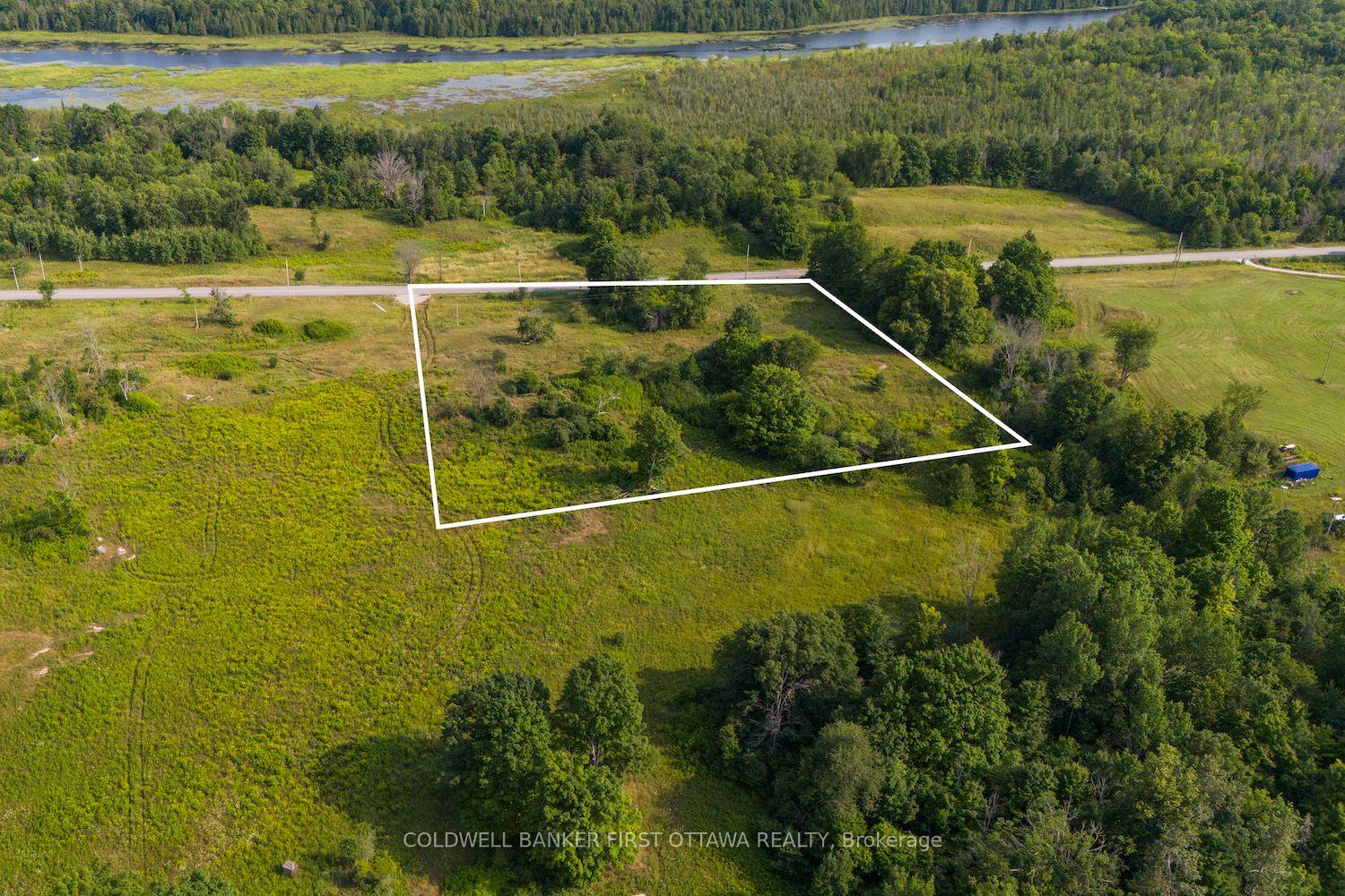 Photo 28 of 816 Bennett Lake Road, Tay Valley, Bathurst/Burgess & Sherbrooke (Bathurst) Twp — HOMEH