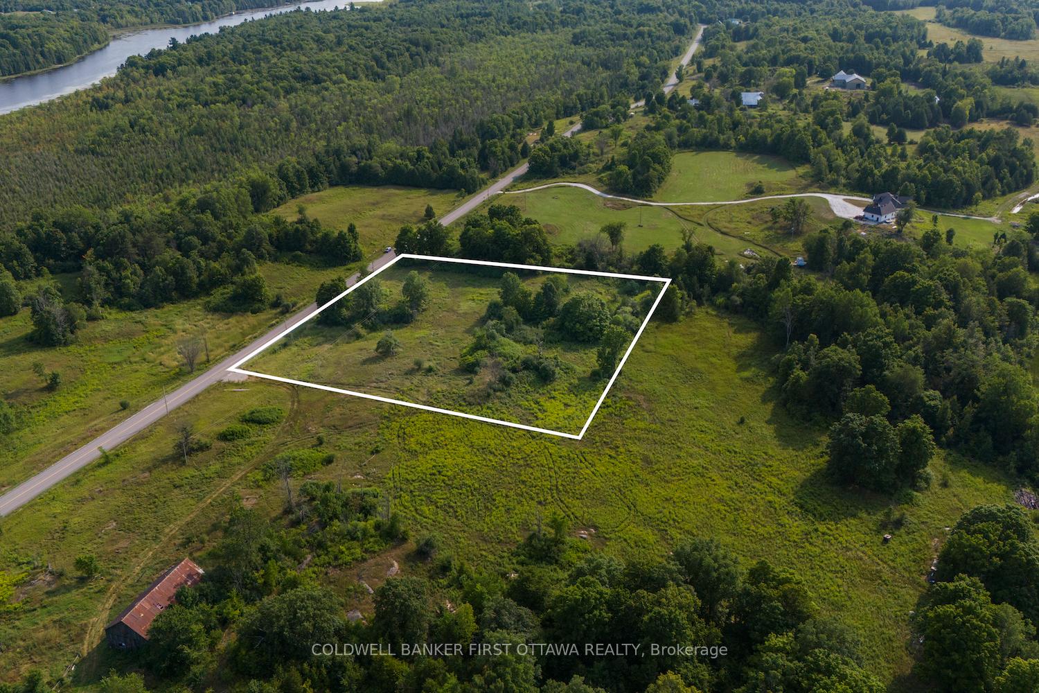 Photo 29 of 816 Bennett Lake Road, Tay Valley, Bathurst/Burgess & Sherbrooke (Bathurst) Twp — HOMEH