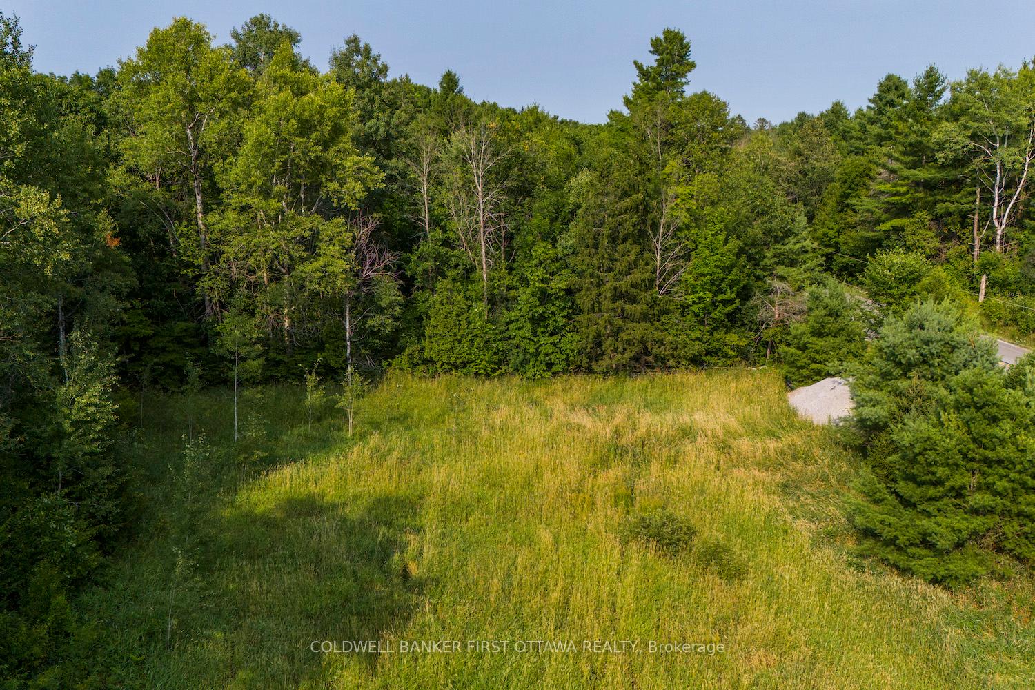 Photo of 752 Bennett Lake Road