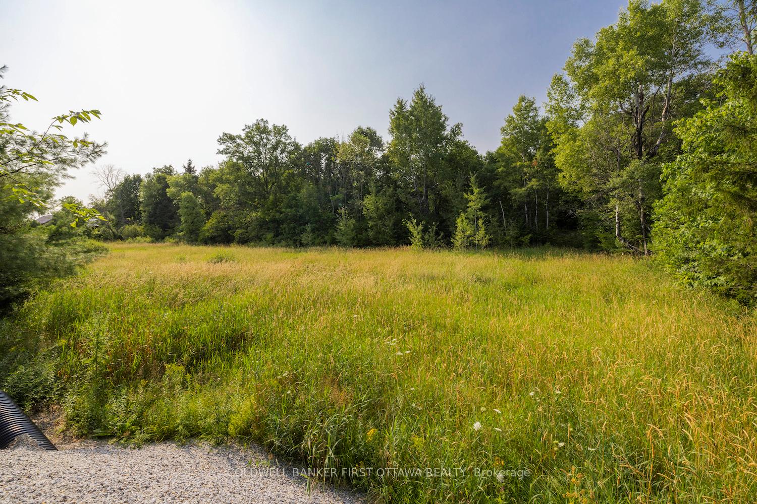 Photo 3 of 752 Bennett Lake Road, Tay Valley, Bathurst/Burgess & Sherbrooke (Bathurst) Twp — HOMEH
