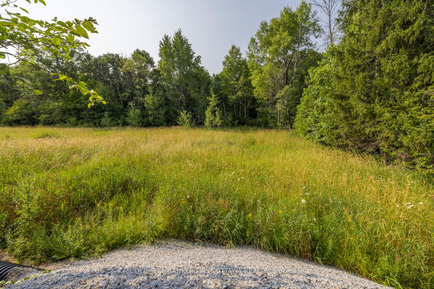 Photo 4 of 752 Bennett Lake Road, Tay Valley, Bathurst/Burgess & Sherbrooke (Bathurst) Twp — HOMEH