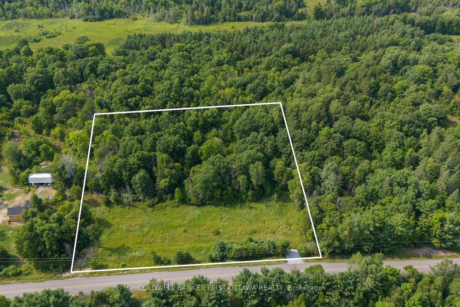 Photo 15 of 752 Bennett Lake Road, Tay Valley, Bathurst/Burgess & Sherbrooke (Bathurst) Twp — HOMEH