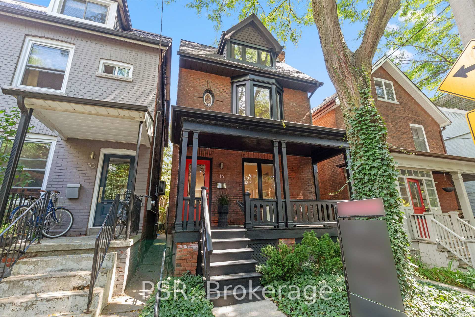 Photo 2 of 16 Mackenzie Crescent, Toronto, Little Portugal — HOMEH