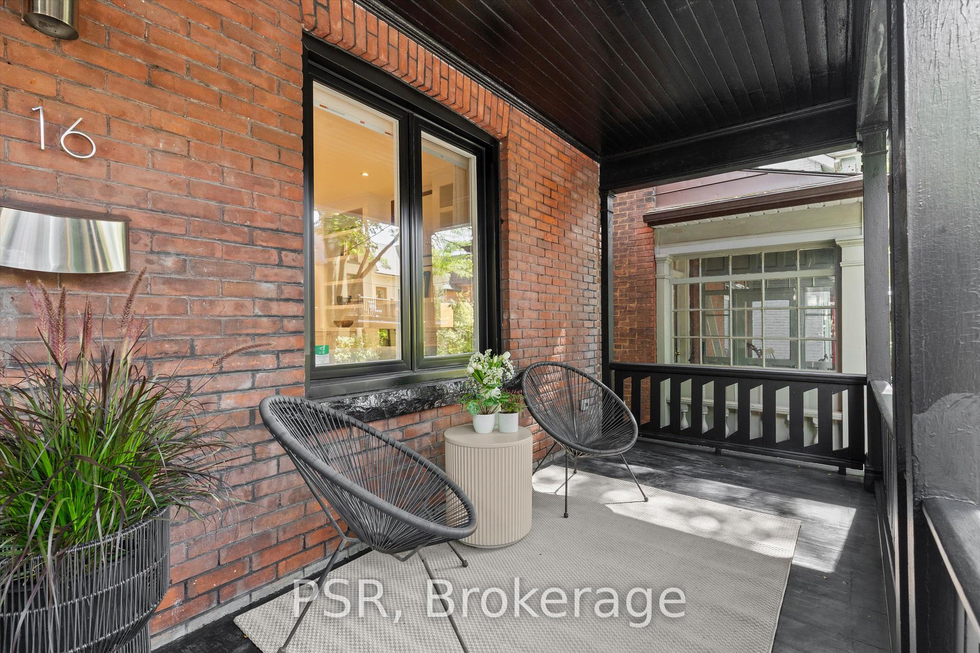 Photo 4 of 16 Mackenzie Crescent, Toronto, Little Portugal — HOMEH