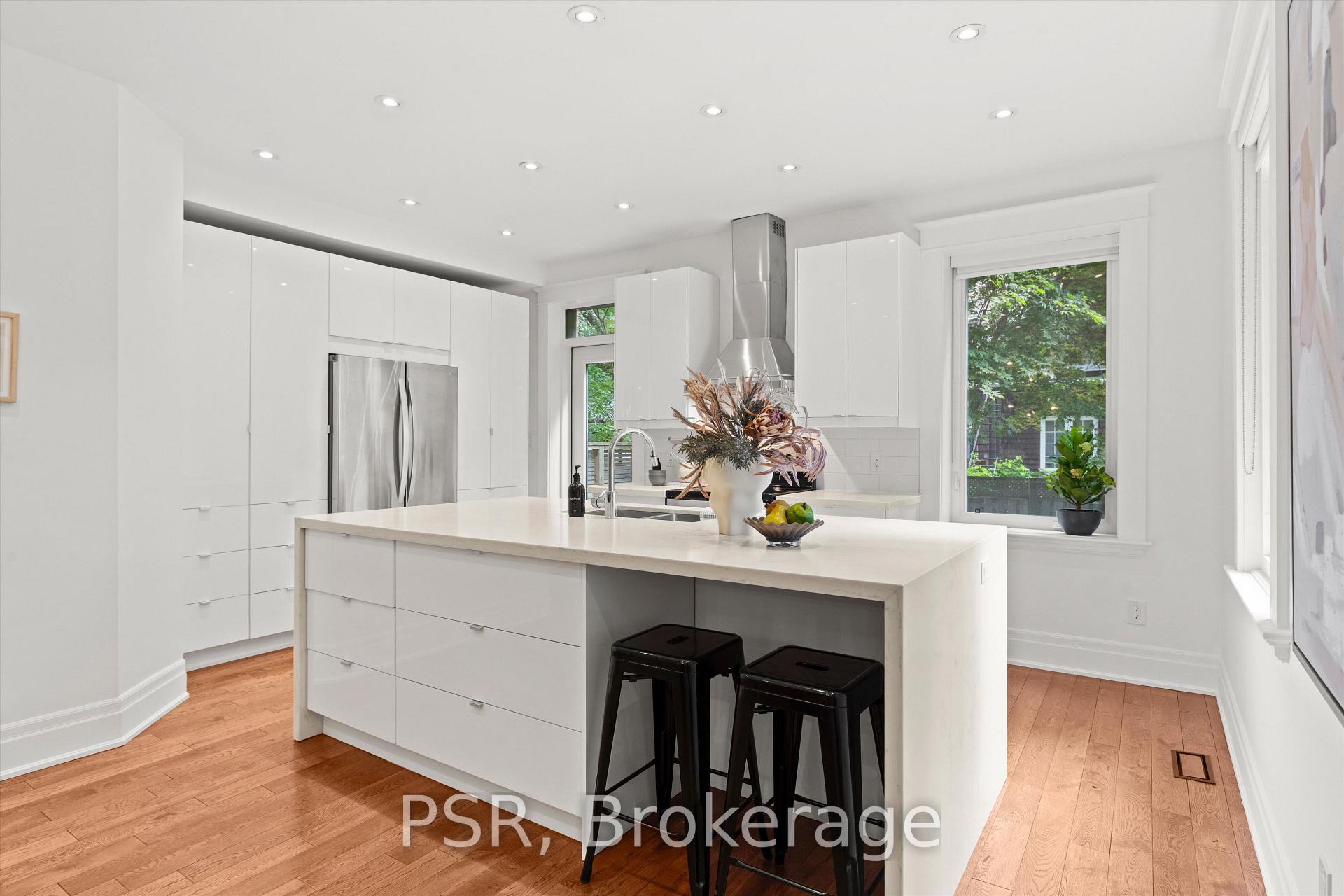 Photo 15 of 16 Mackenzie Crescent, Toronto, Little Portugal — HOMEH