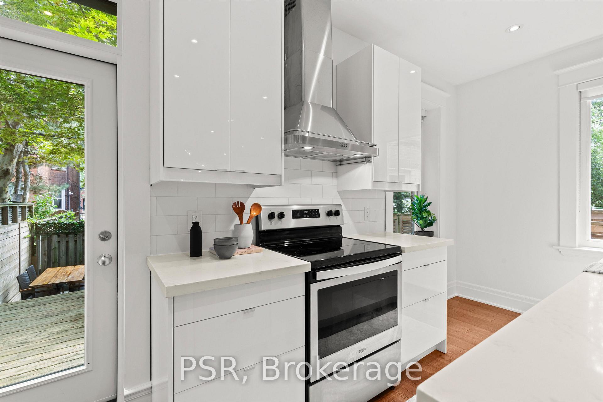 Photo 17 of 16 Mackenzie Crescent, Toronto, Little Portugal — HOMEH