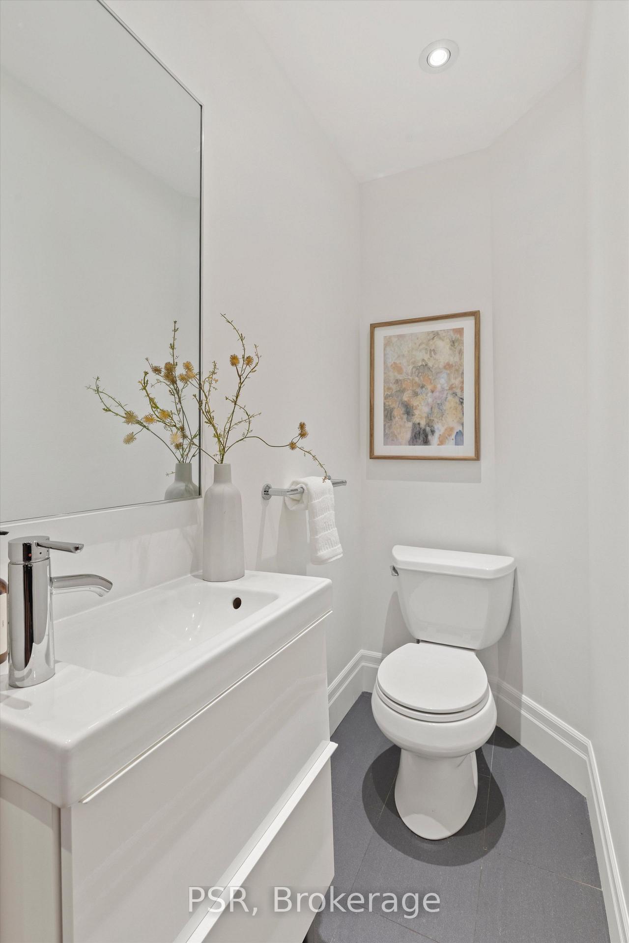 Photo 19 of 16 Mackenzie Crescent, Toronto, Little Portugal — HOMEH