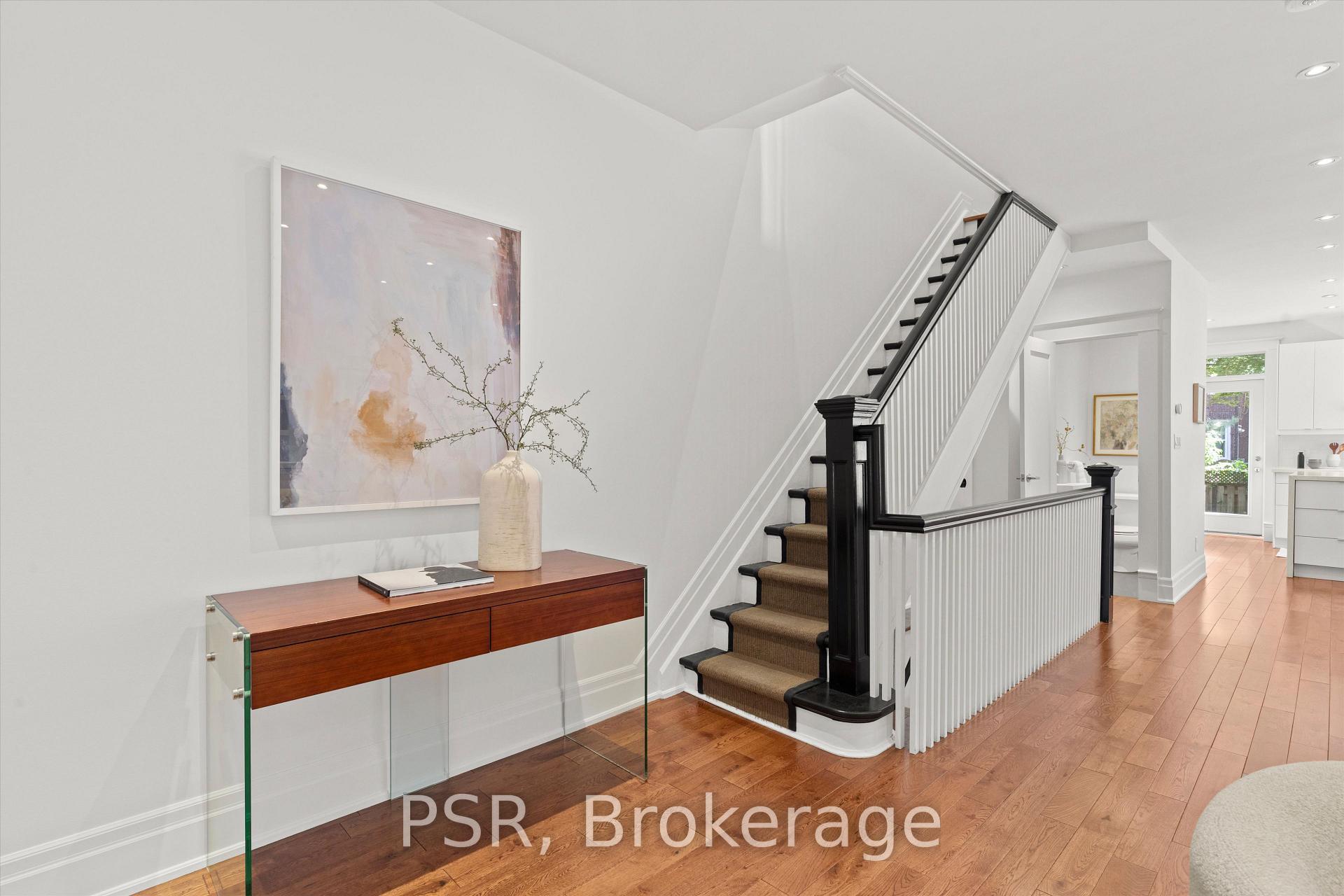 Photo 20 of 16 Mackenzie Crescent, Toronto, Little Portugal — HOMEH