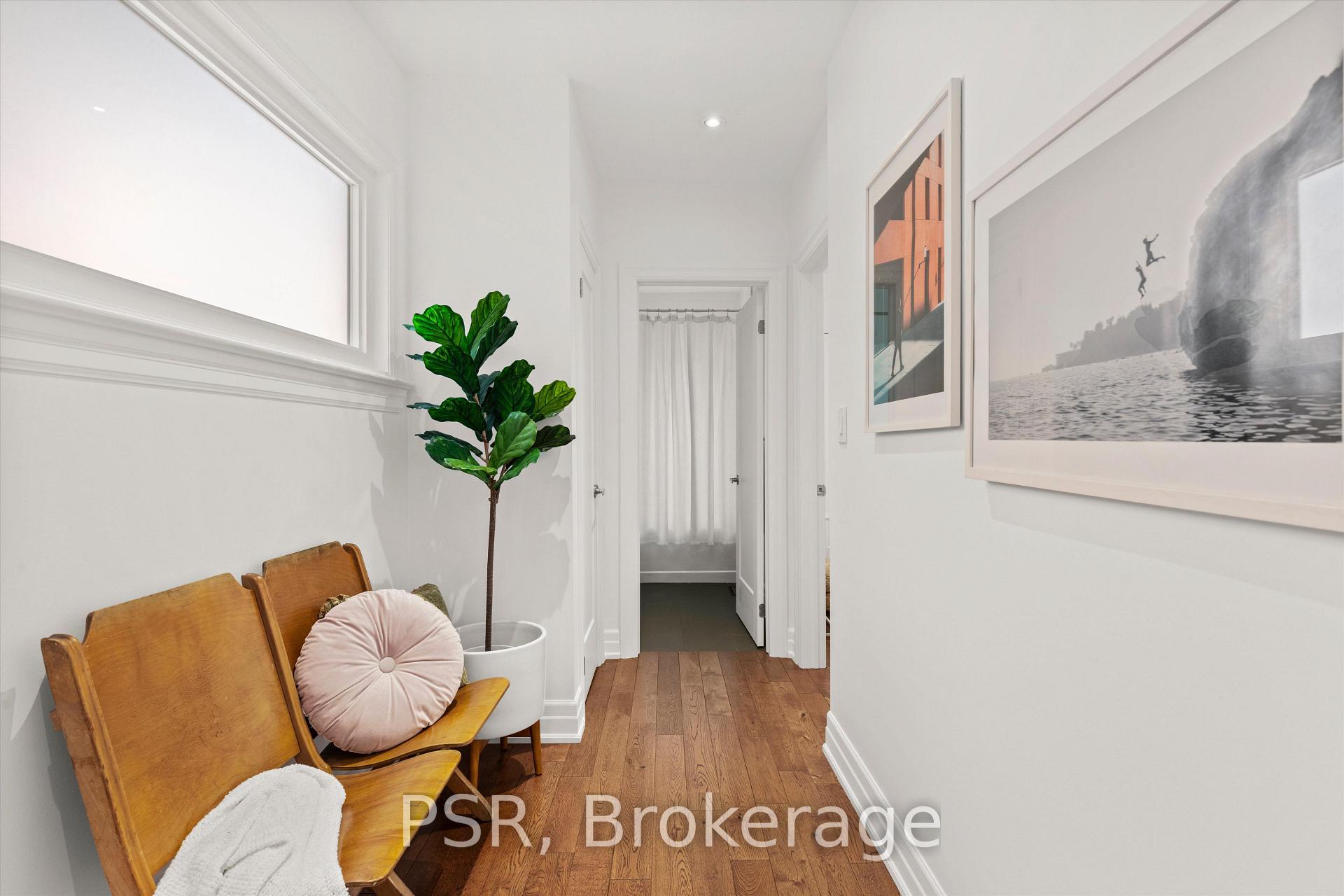 Photo 21 of 16 Mackenzie Crescent, Toronto, Little Portugal — HOMEH