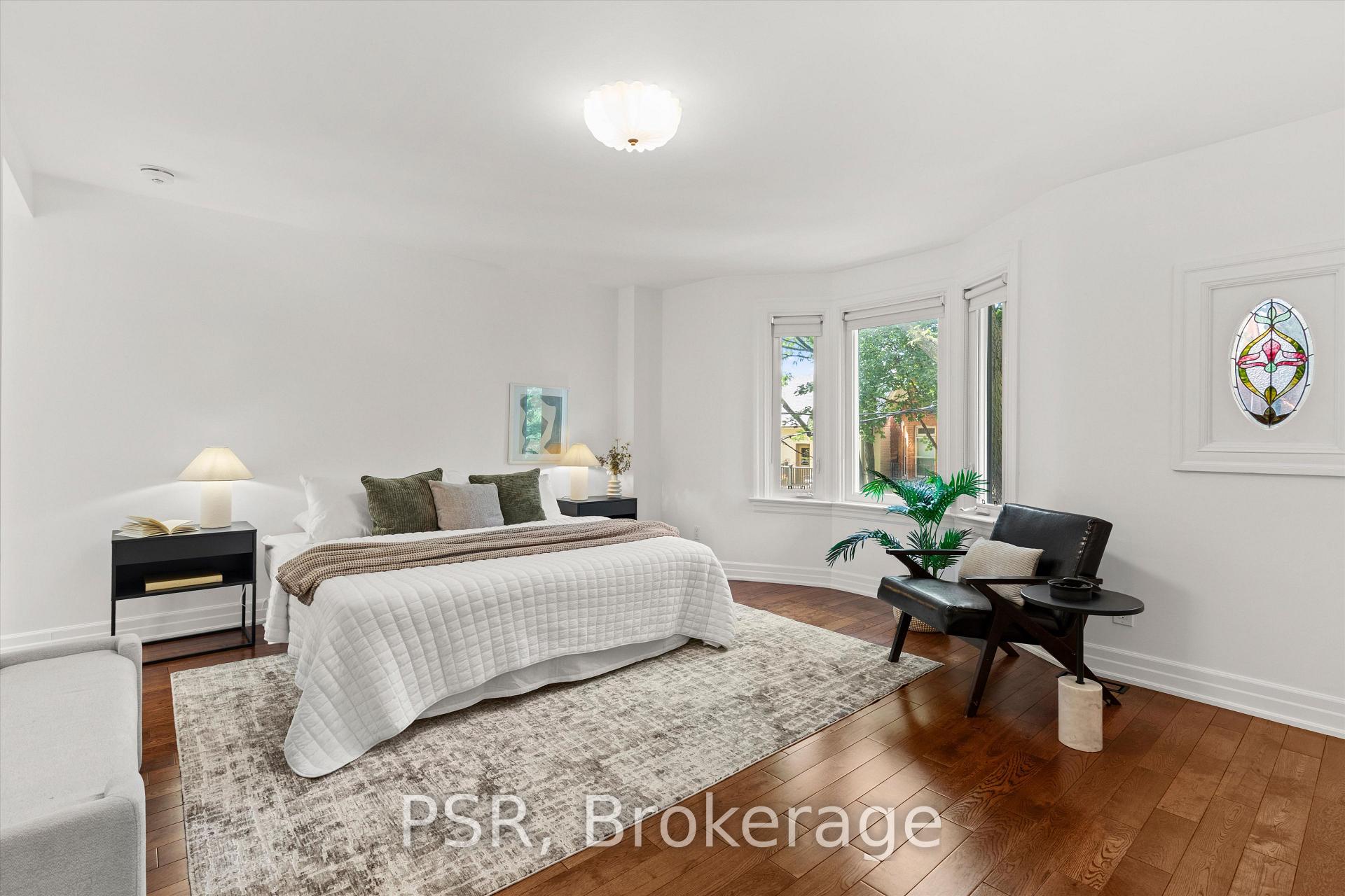 Photo 22 of 16 Mackenzie Crescent, Toronto, Little Portugal — HOMEH