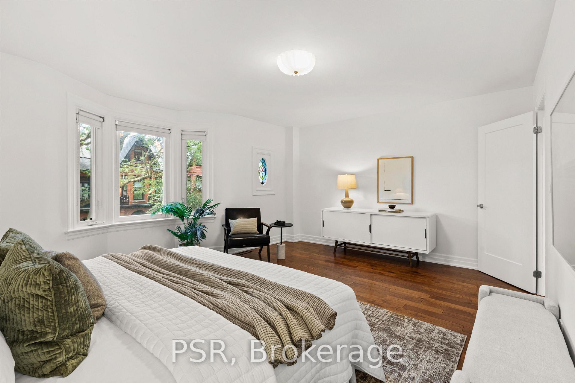 Photo 24 of 16 Mackenzie Crescent, Toronto, Little Portugal — HOMEH