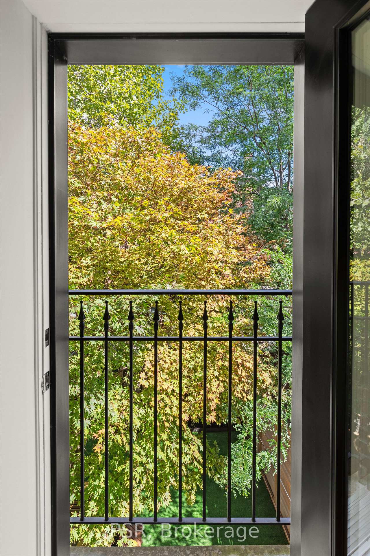 Photo 30 of 16 Mackenzie Crescent, Toronto, Little Portugal — HOMEH