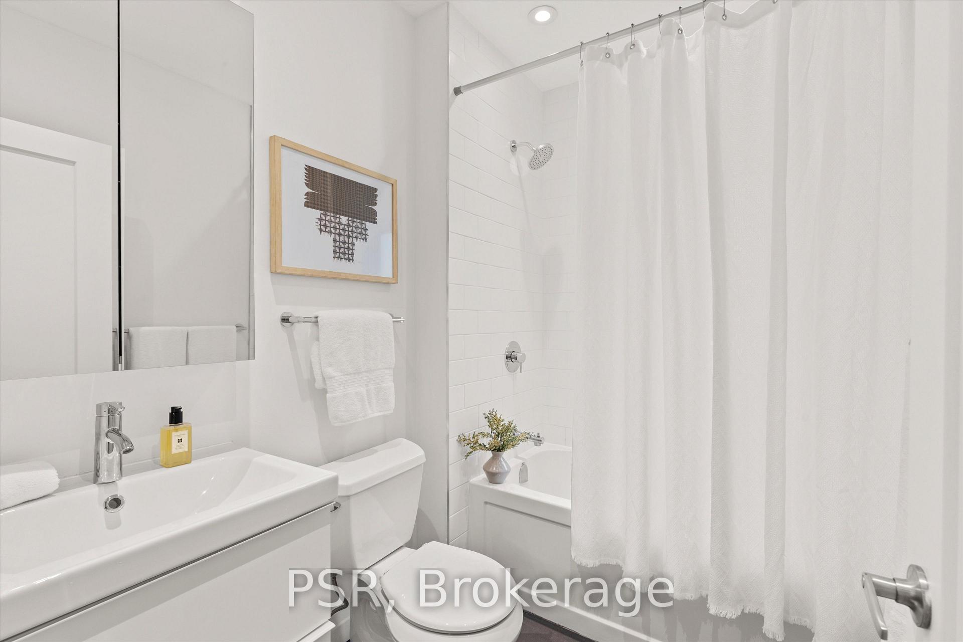 Photo 31 of 16 Mackenzie Crescent, Toronto, Little Portugal — HOMEH