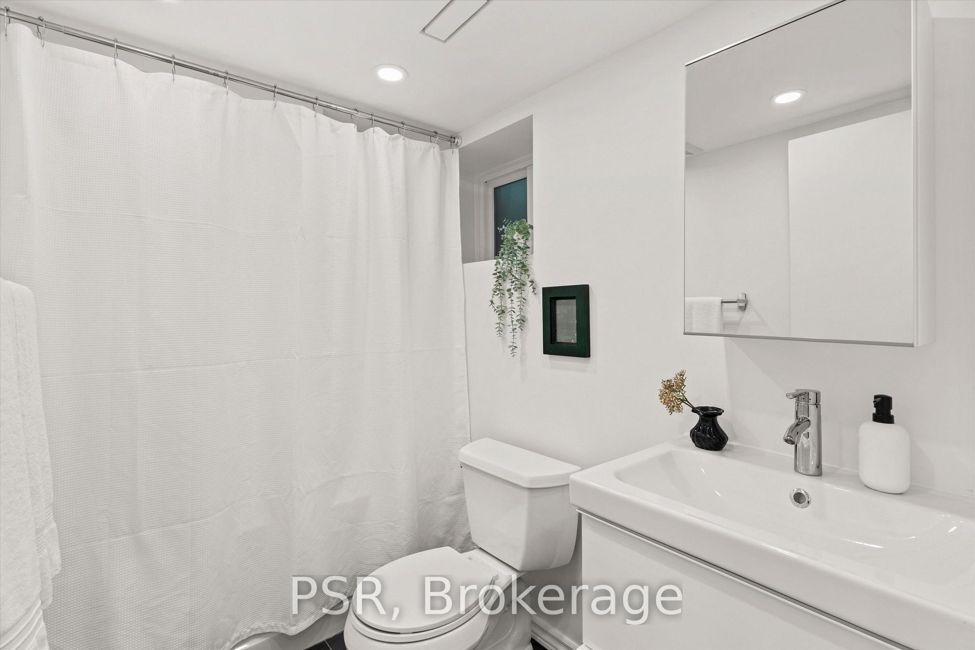 Photo 47 of 16 Mackenzie Crescent, Toronto, Little Portugal — HOMEH