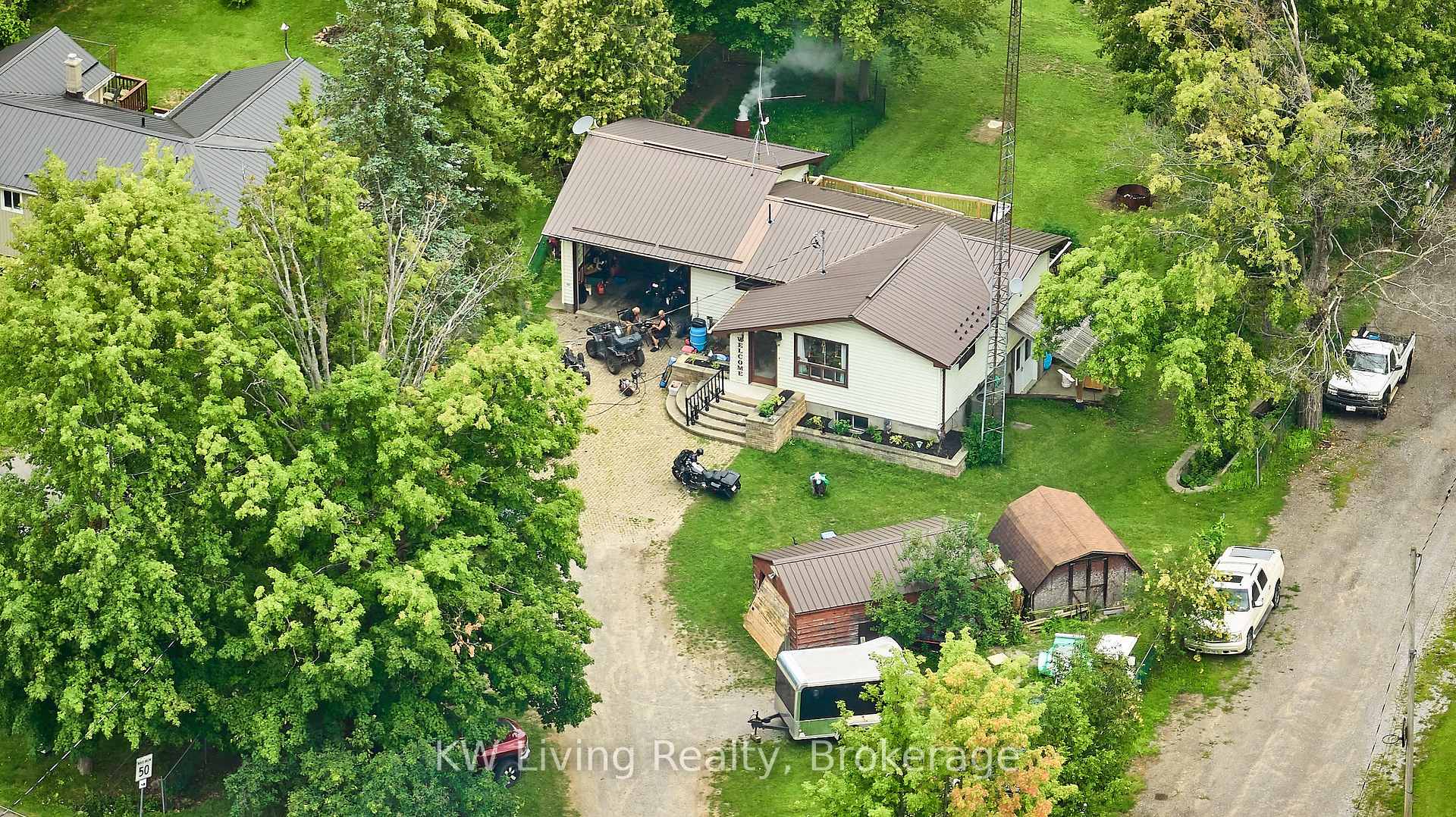 Photo 3 of 40 Butternut Drive, Kawartha Lakes, Fenelon — HOMEH