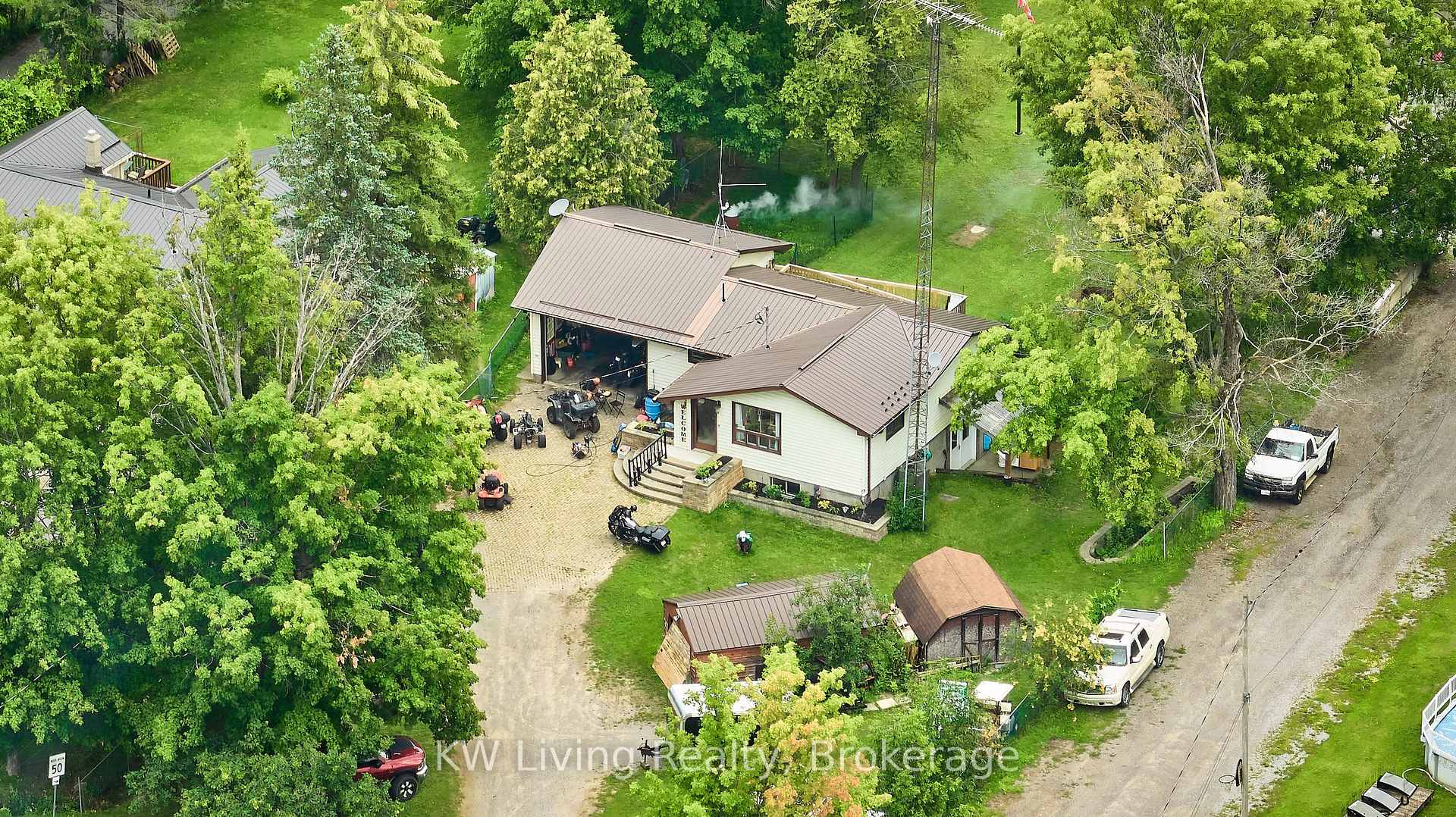 Photo 4 of 40 Butternut Drive, Kawartha Lakes, Fenelon — HOMEH