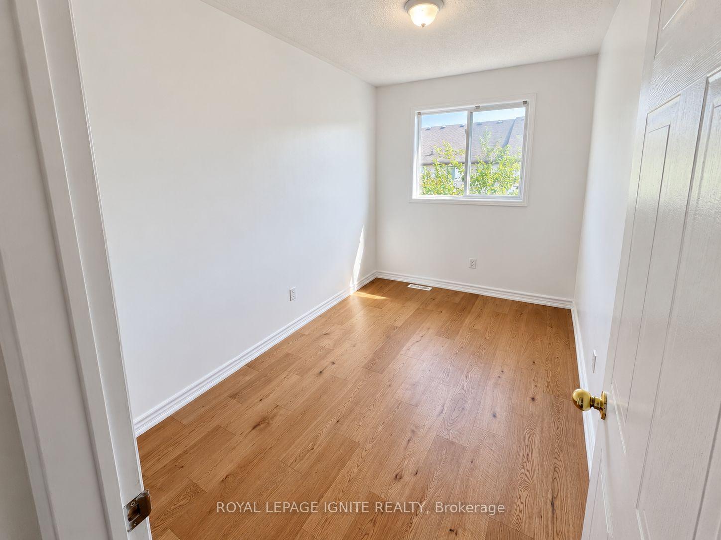 Photo 8 of 15 Mcgonigal Lane, Ajax, Central — HOMEH