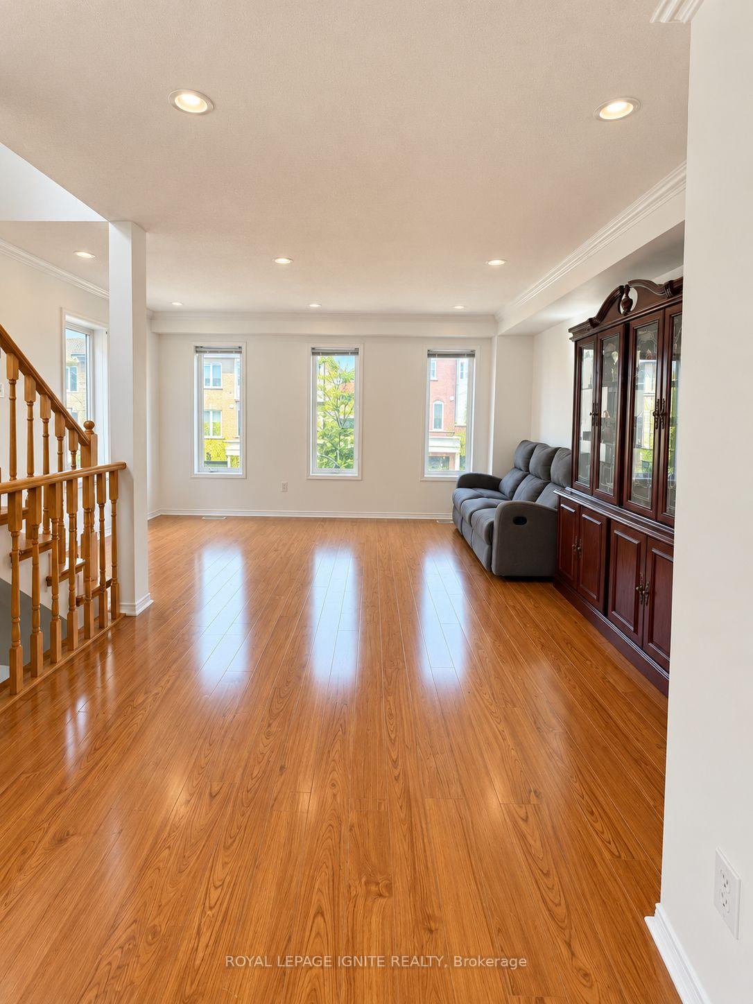 Photo 10 of 15 Mcgonigal Lane, Ajax, Central — HOMEH