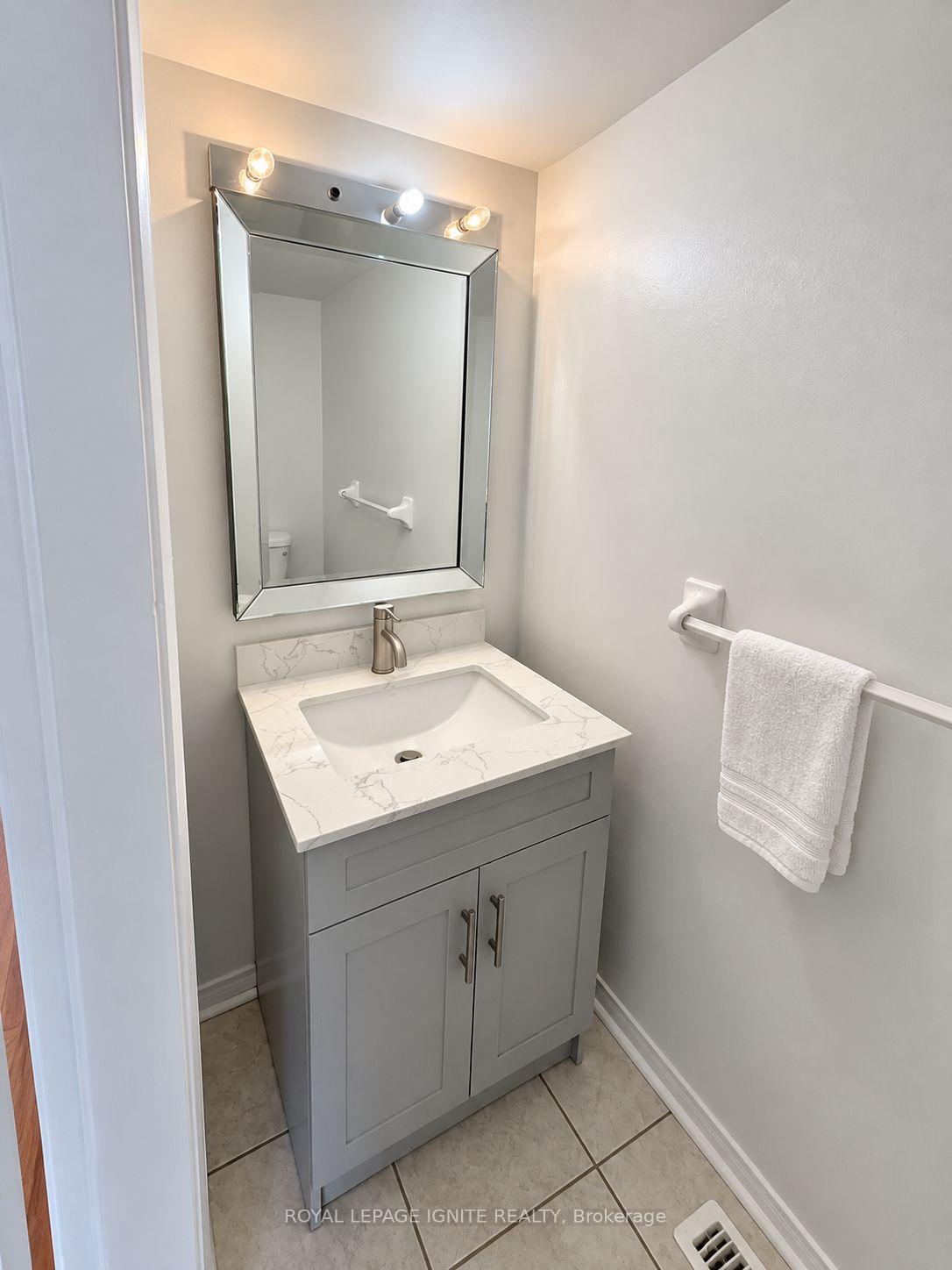 Photo 13 of 15 Mcgonigal Lane, Ajax, Central — HOMEH