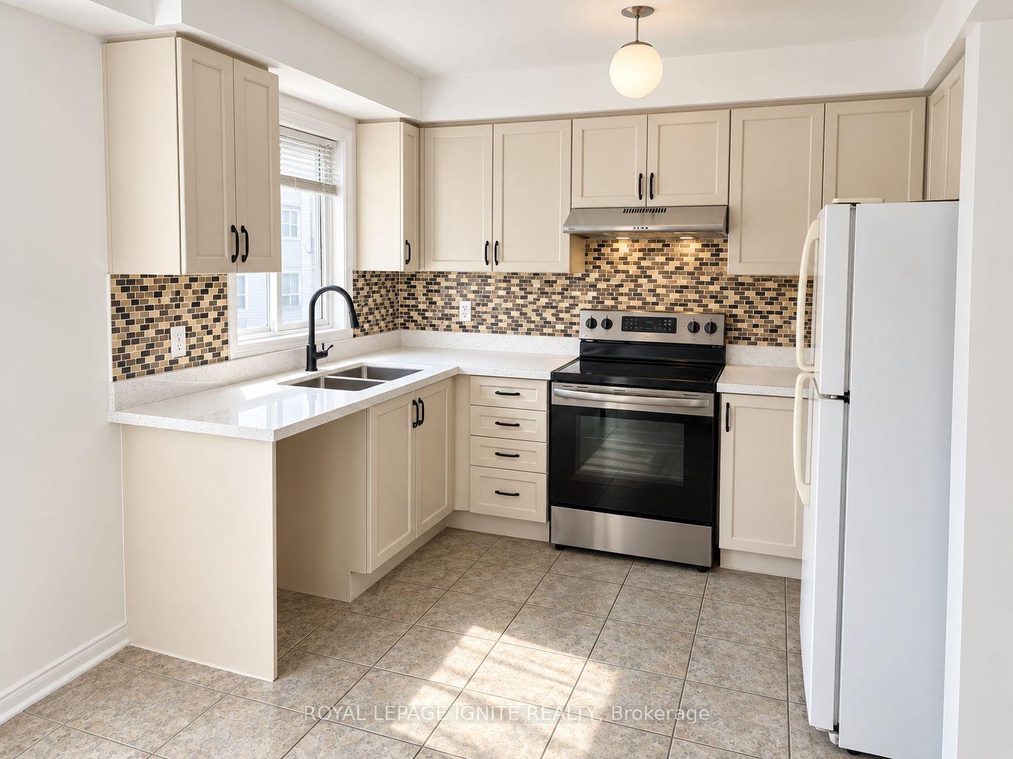 Photo 14 of 15 Mcgonigal Lane, Ajax, Central — HOMEH