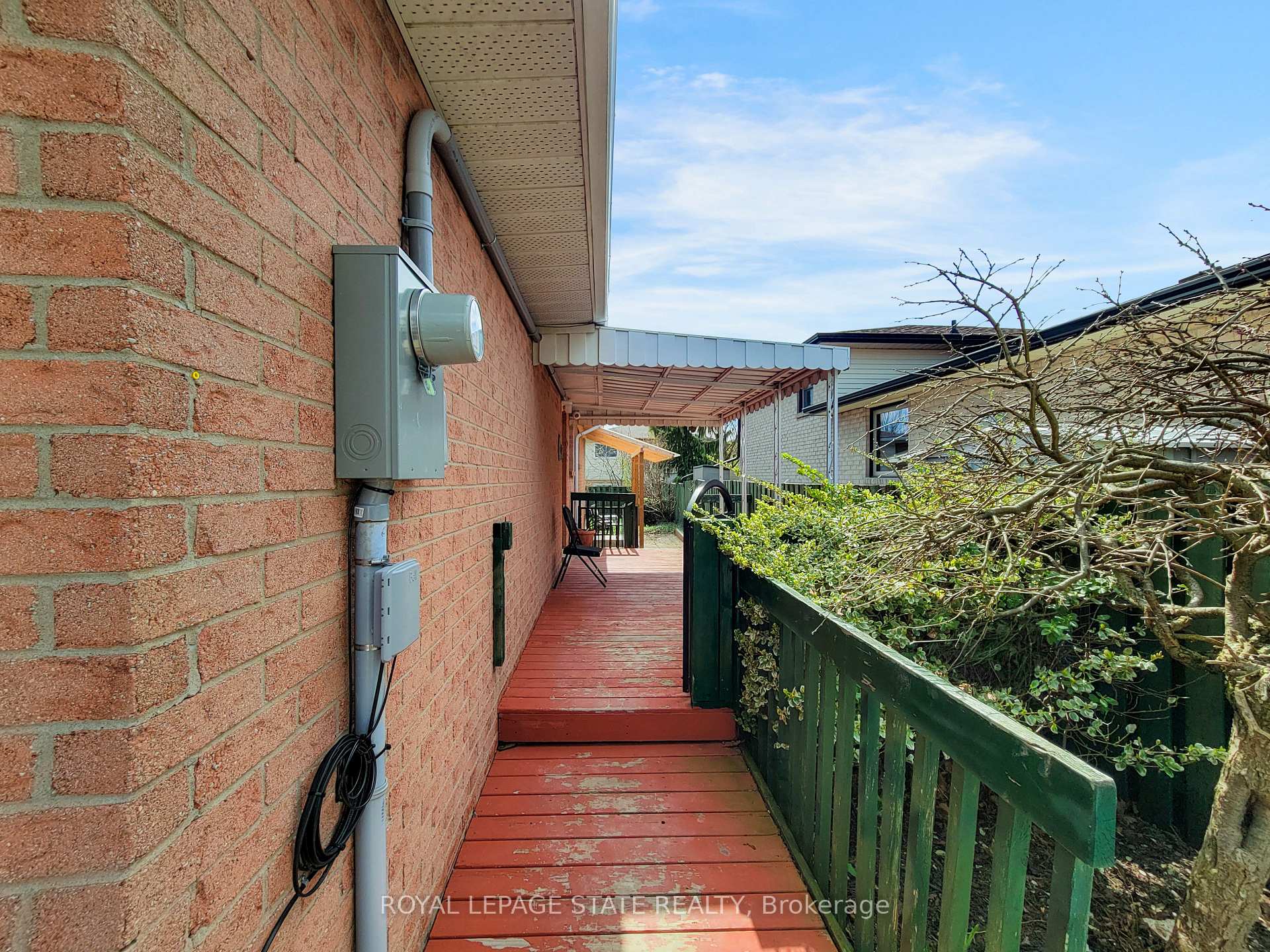 Photo 3 of Unit B2, 216 Ravenbury Drive, Hamilton, Randall — HOMEH