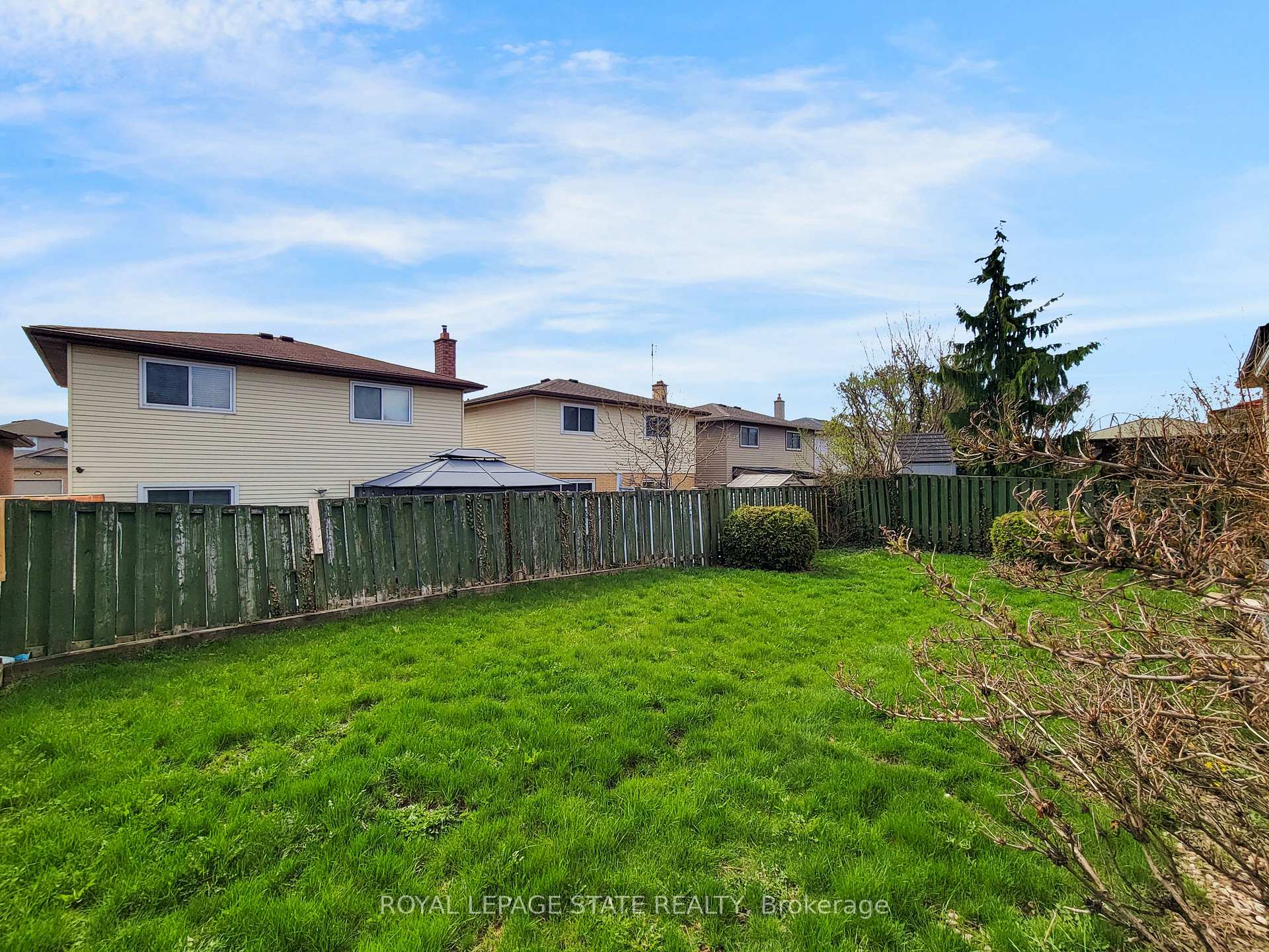 Photo 11 of Unit B2, 216 Ravenbury Drive, Hamilton, Randall — HOMEH