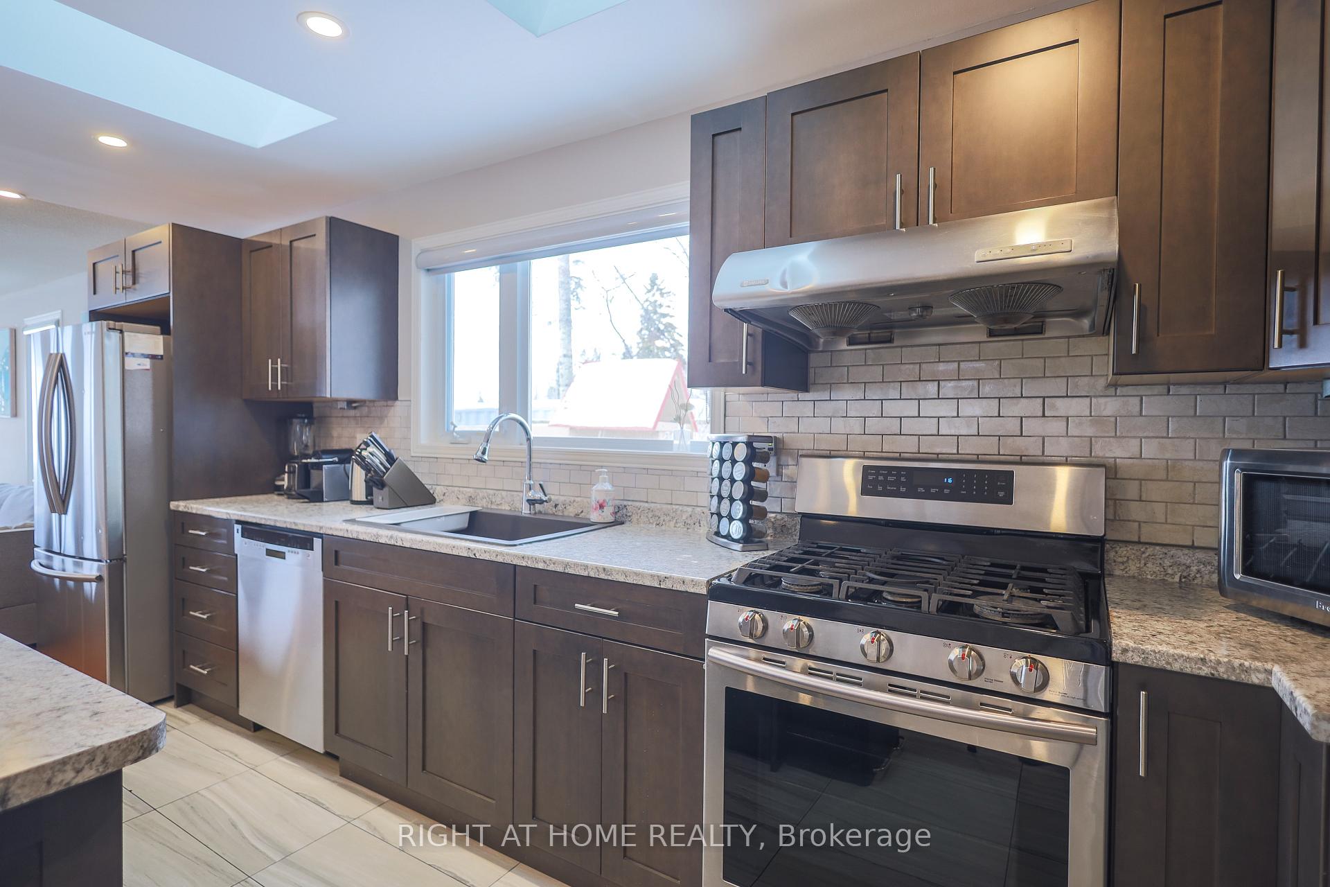 Photo 13 of Unit Main, 885 Adams Road, Innisfil, Alcona — HOMEH