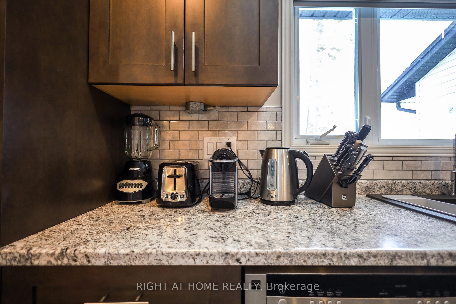 Photo 20 of Unit Main, 885 Adams Road, Innisfil, Alcona — HOMEH