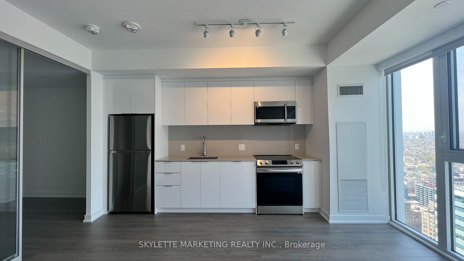 Photo 5 of Unit 3801, 357 King Street W, Toronto, Waterfront Communities — HOMEH