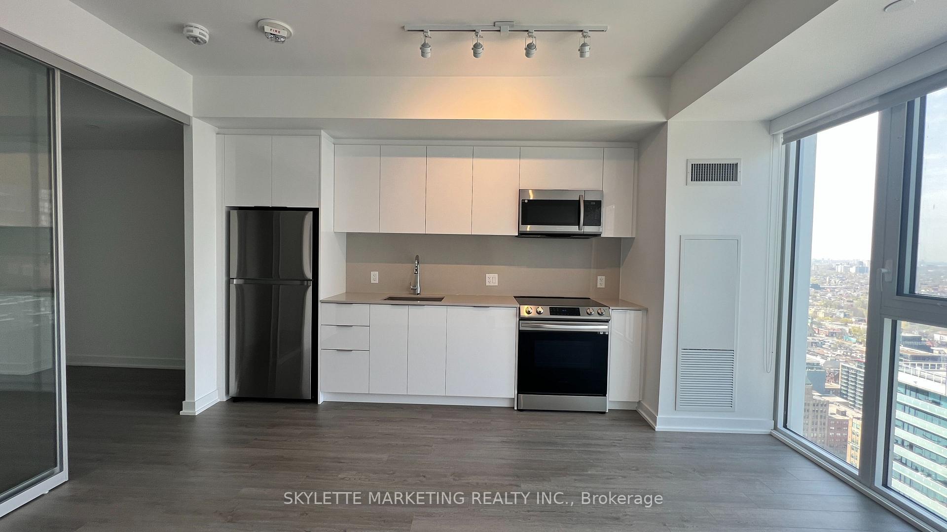 Photo 6 of Unit 3801, 357 King Street W, Toronto, Waterfront Communities — HOMEH