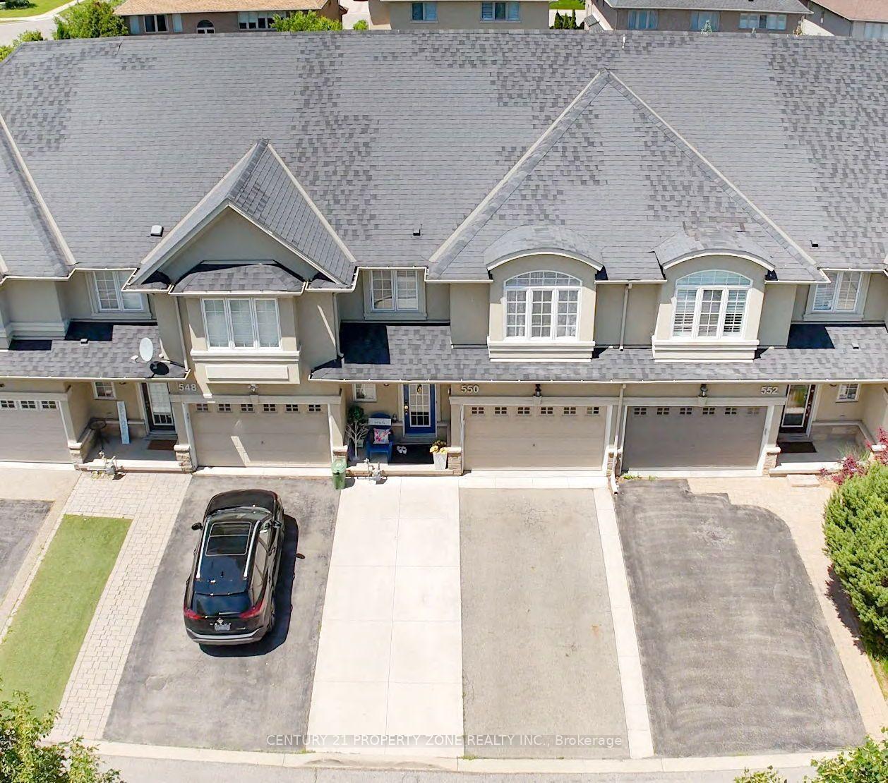 Photo 4 of 550 Stonehenge Drive, Hamilton, Meadowlands — HOMEH