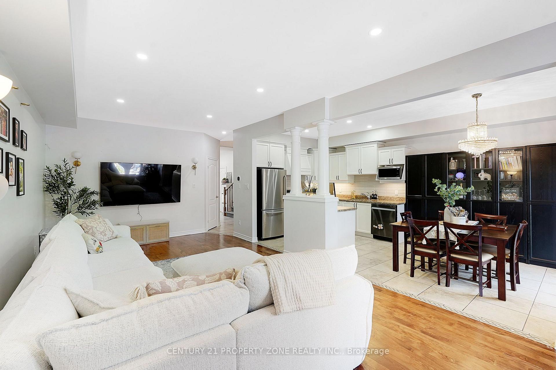 Photo 13 of 550 Stonehenge Drive, Hamilton, Meadowlands — HOMEH