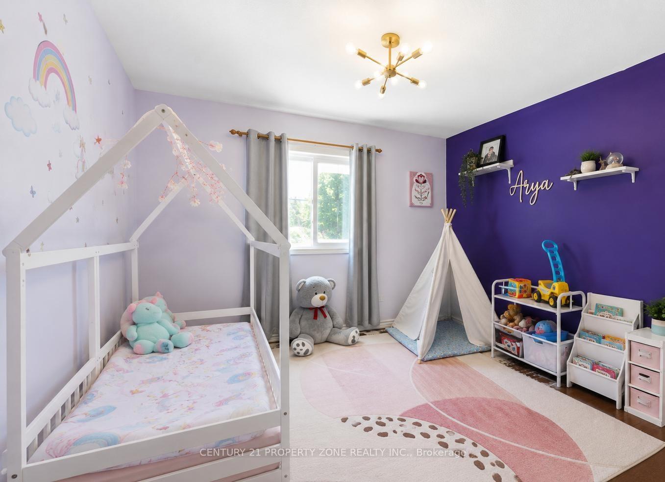 Photo 24 of 550 Stonehenge Drive, Hamilton, Meadowlands — HOMEH
