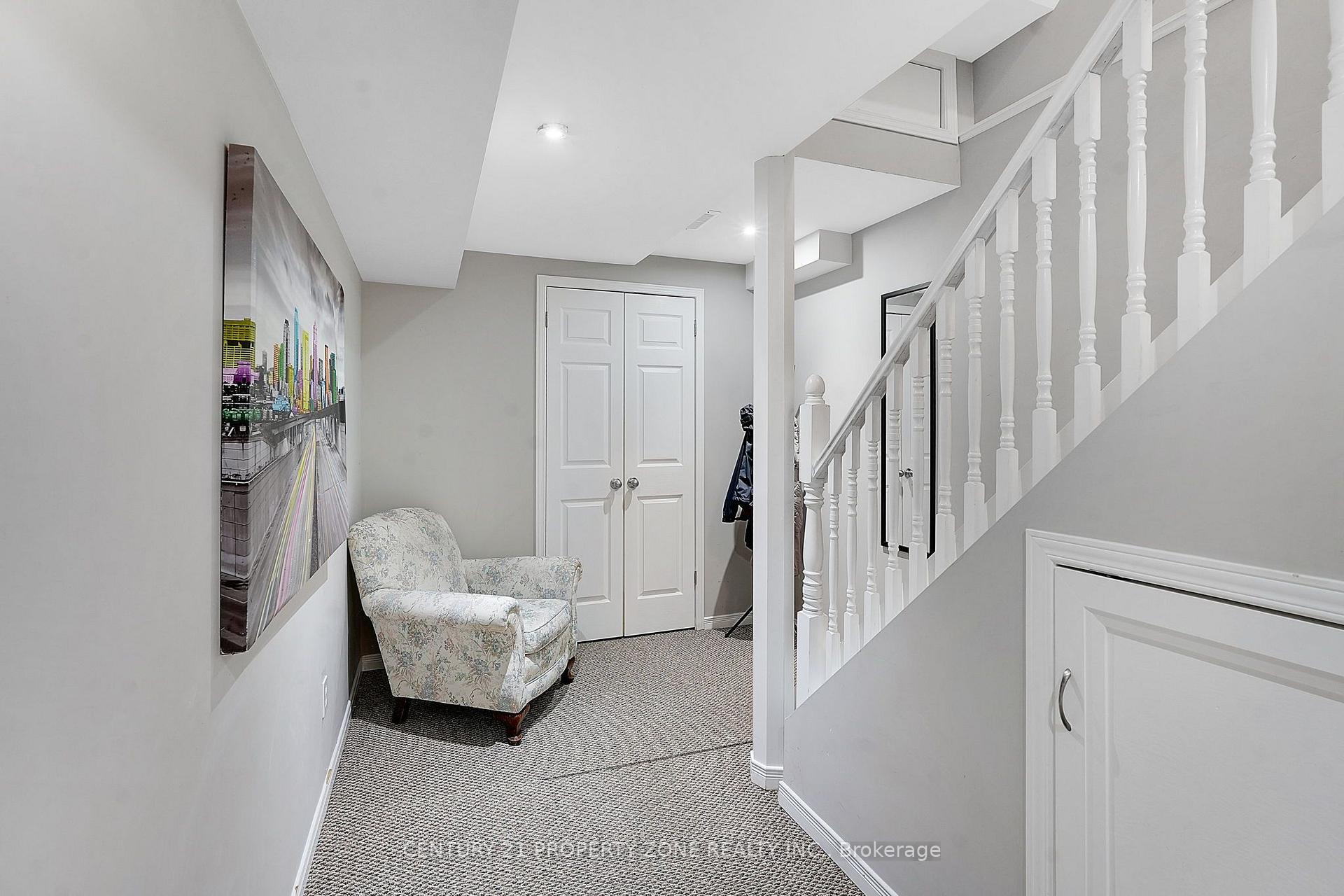 Photo 29 of 550 Stonehenge Drive, Hamilton, Meadowlands — HOMEH