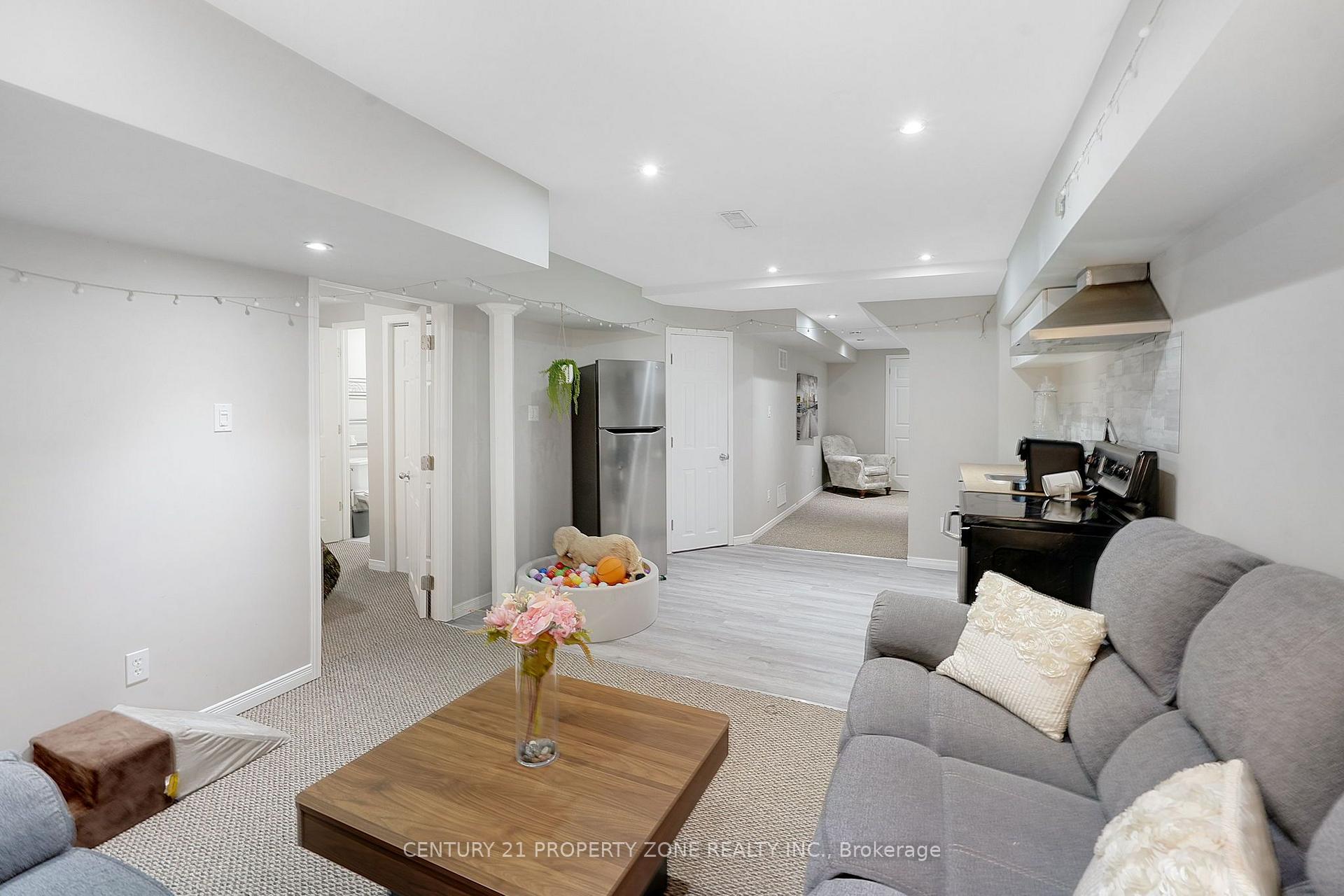 Photo 31 of 550 Stonehenge Drive, Hamilton, Meadowlands — HOMEH